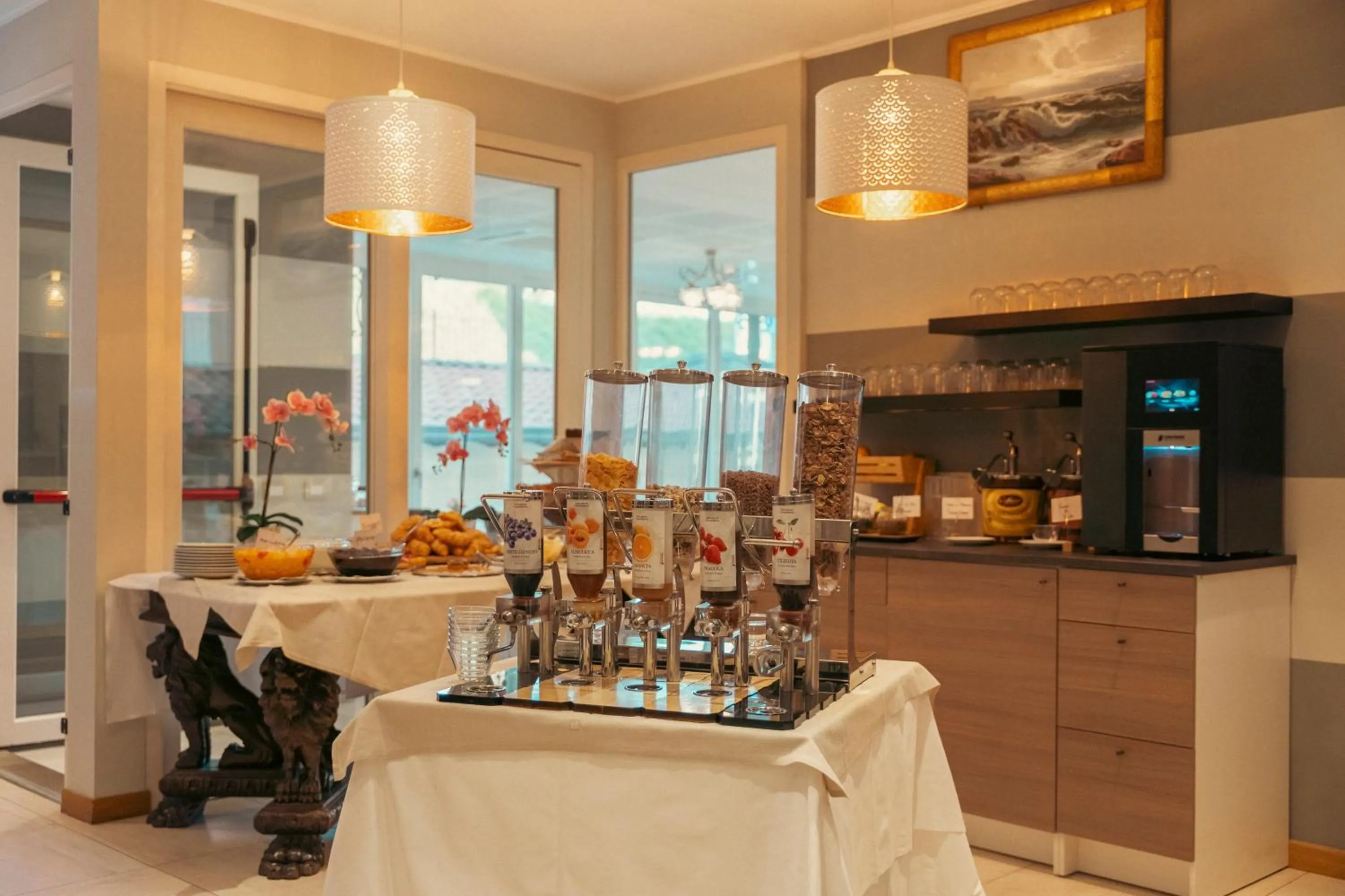 Restaurant/places to eat in Hotel Rosa