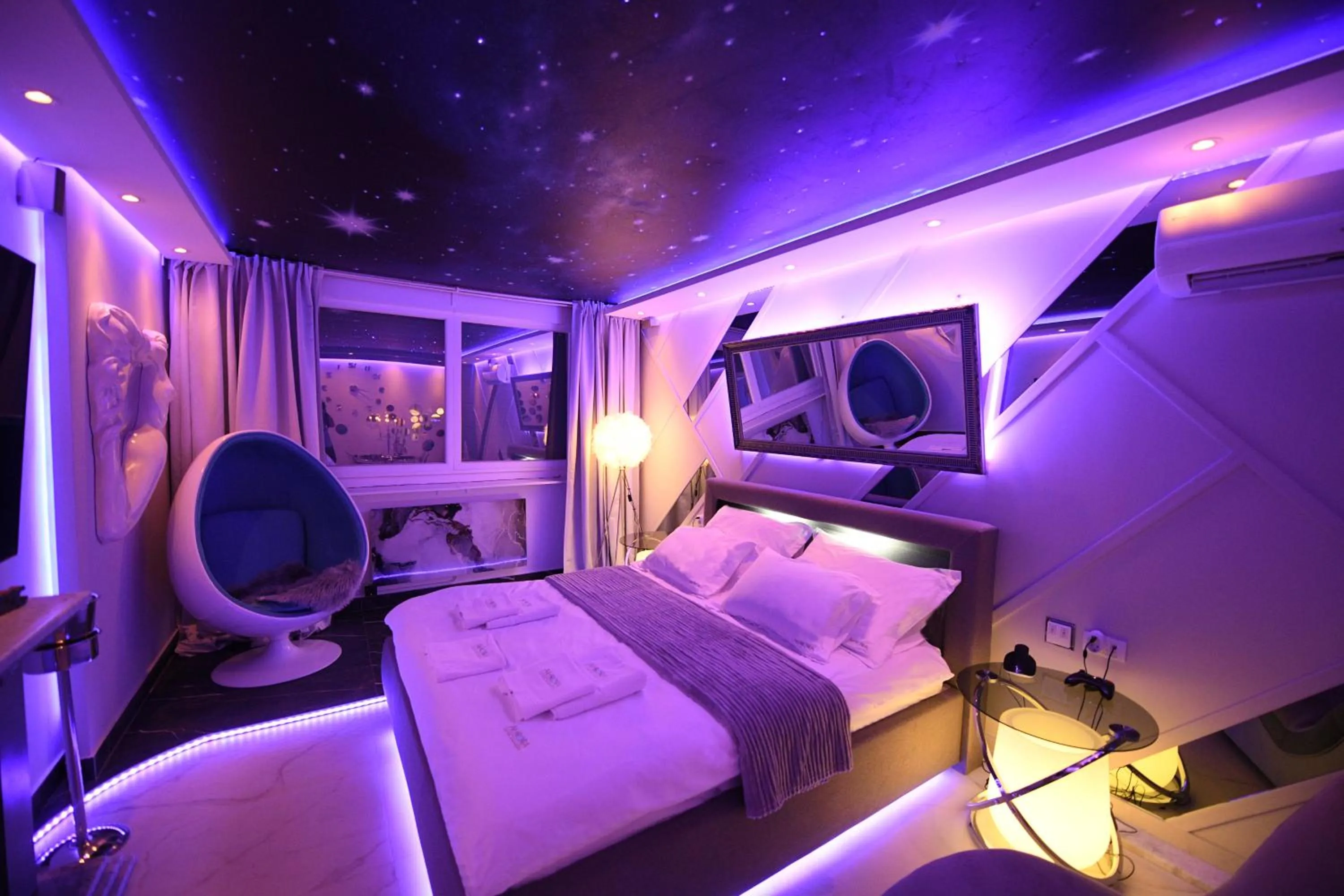 Photo of the whole room, Bed in Aurora Lux Spa Smart apartments