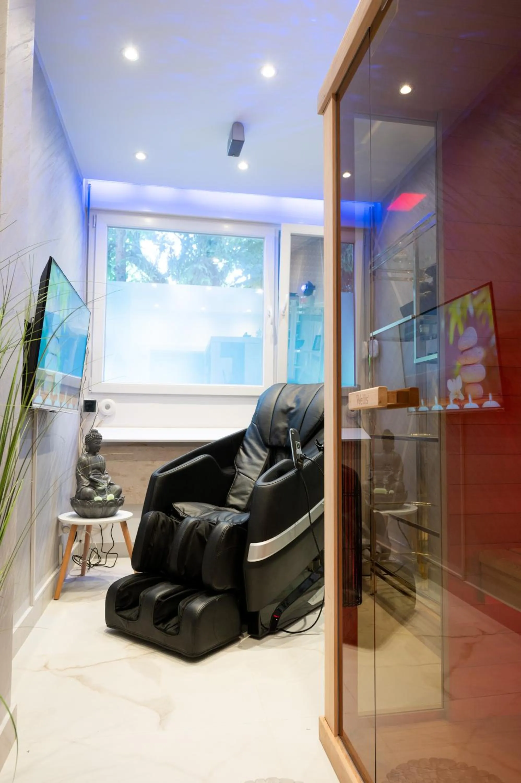 Massage in Aurora Lux Spa Smart apartments