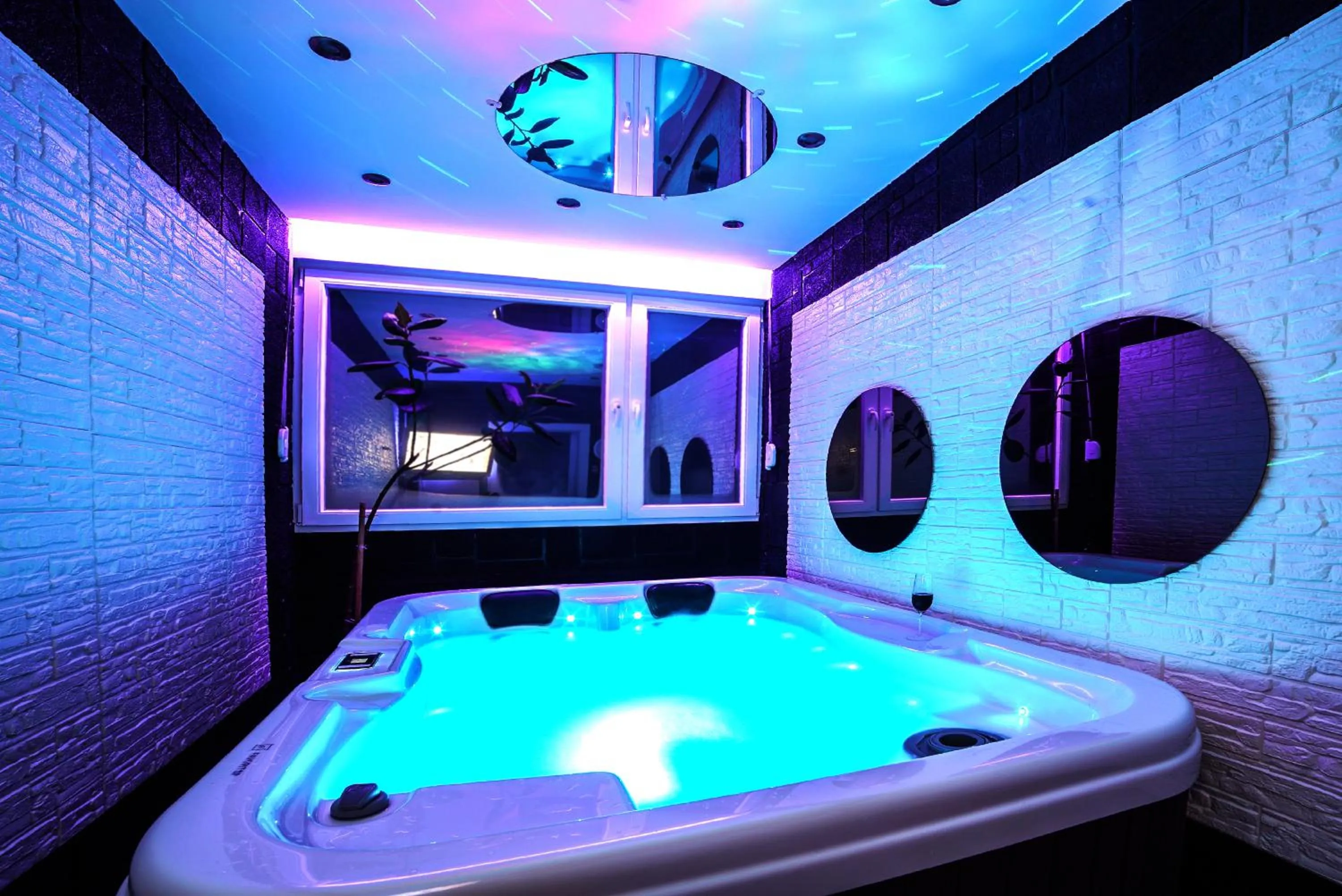 Pool view in Aurora Lux Spa Smart apartments