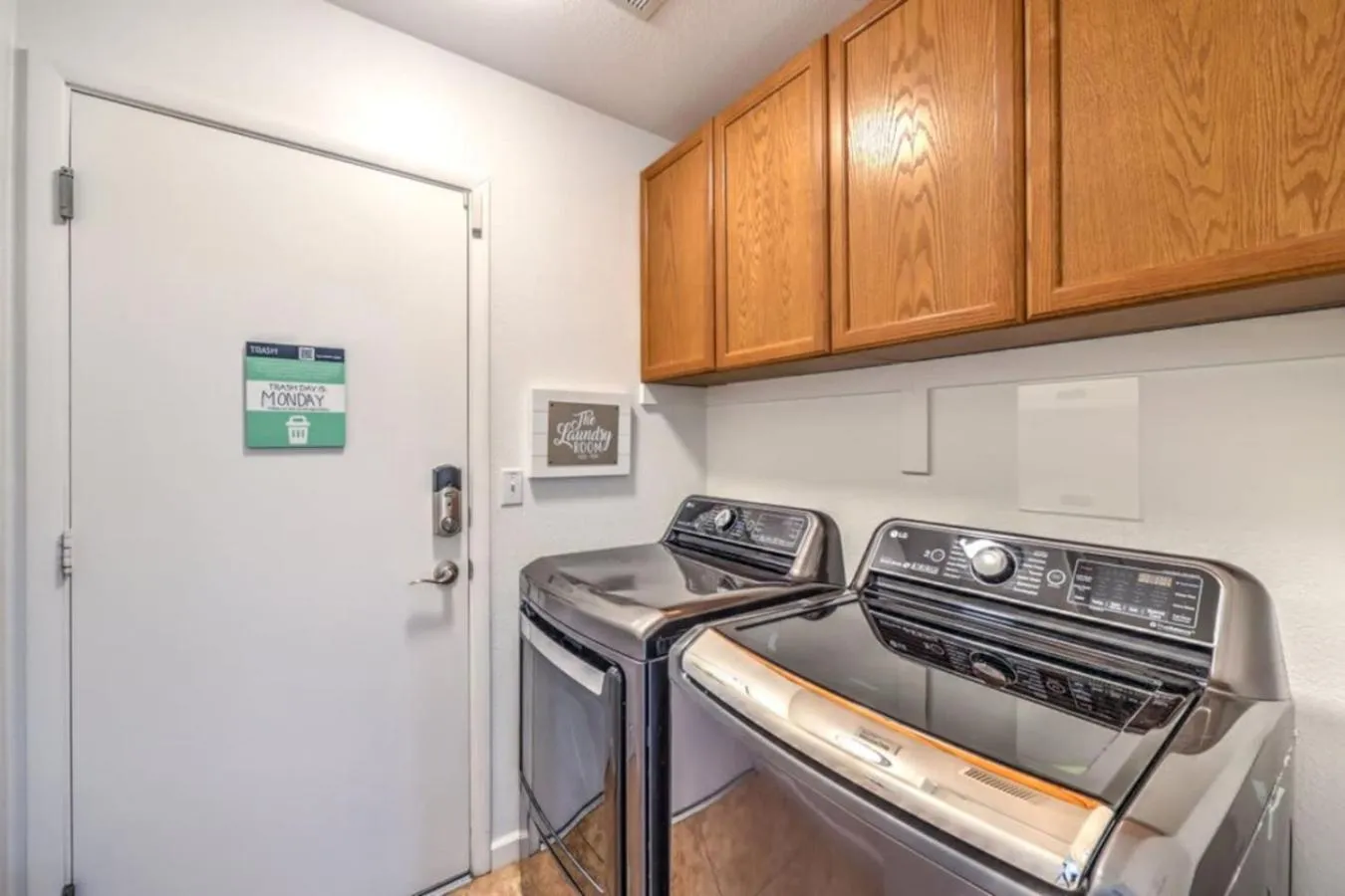 Family Fun for Everyone in Las Vegas- 4 Bedrooms, Billiards, Game Room