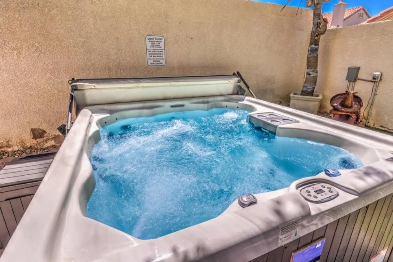 Family Fun for Everyone in Las Vegas- 4 Bedrooms, Billiards, Game Room