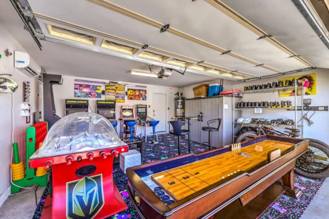 Family Fun for Everyone in Las Vegas- 4 Bedrooms, Billiards, Game Room