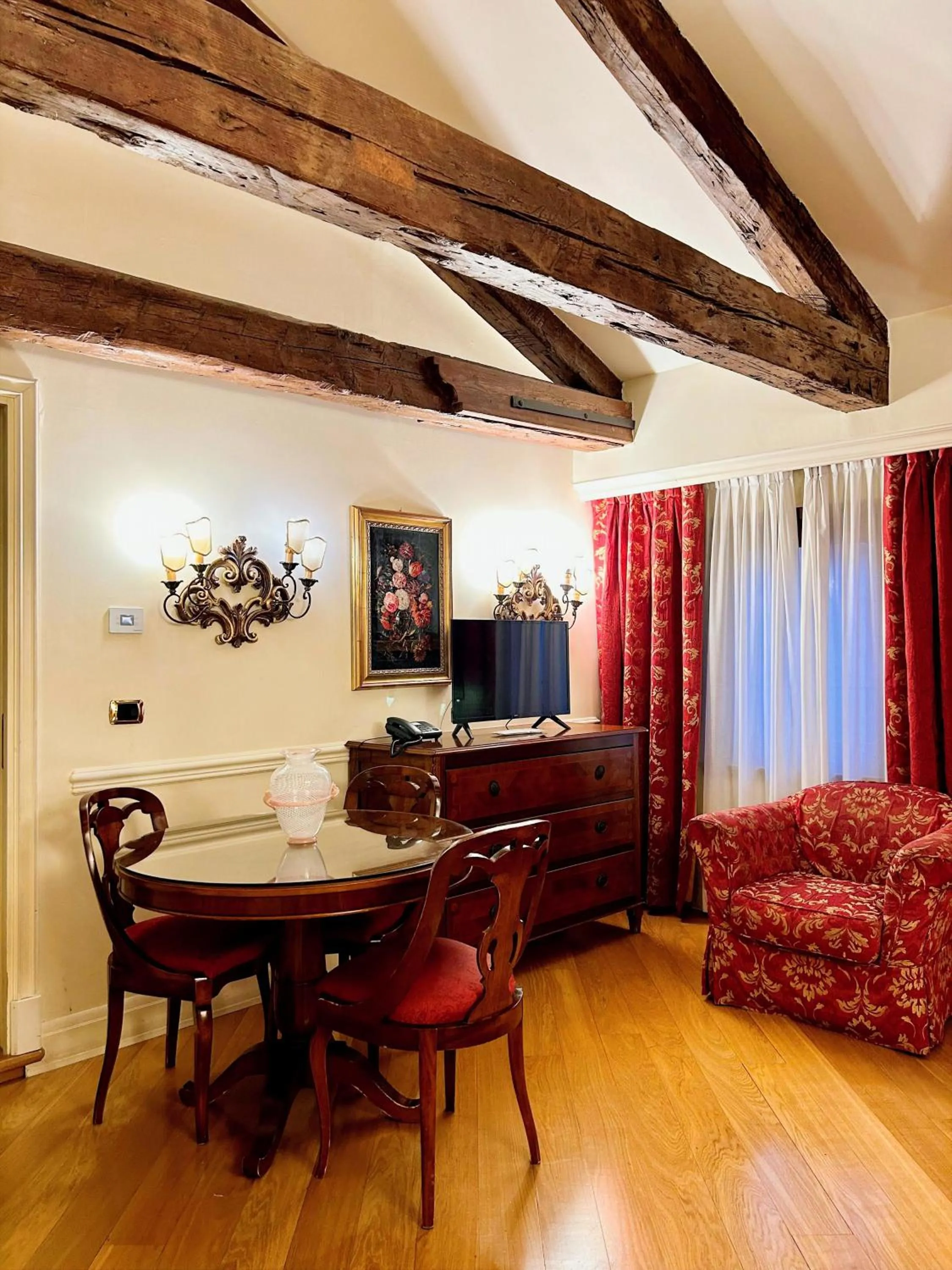 Living room in Suites Torre Dell'Orologio