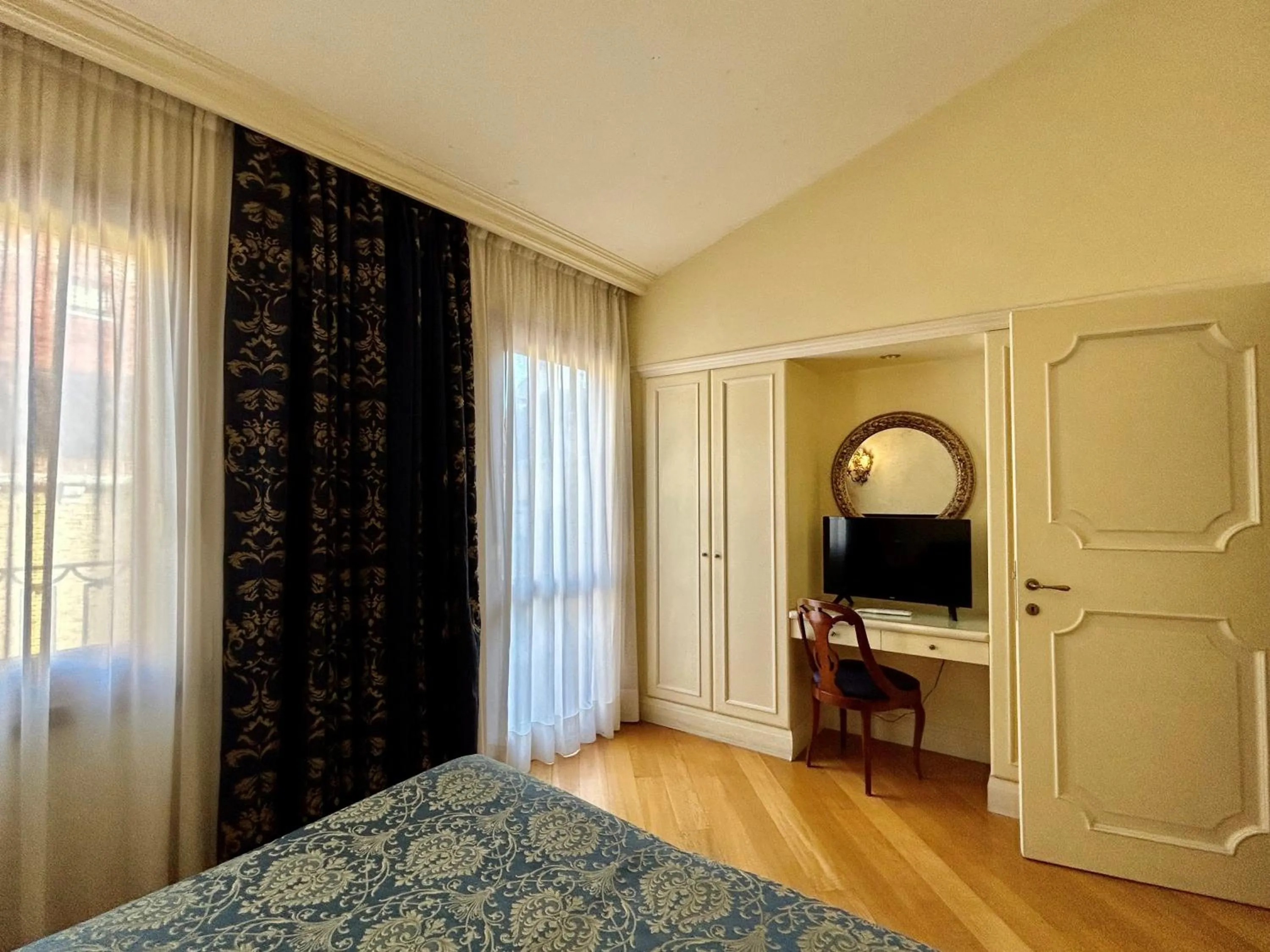 Bedroom, Bed in Suites Torre Dell'Orologio