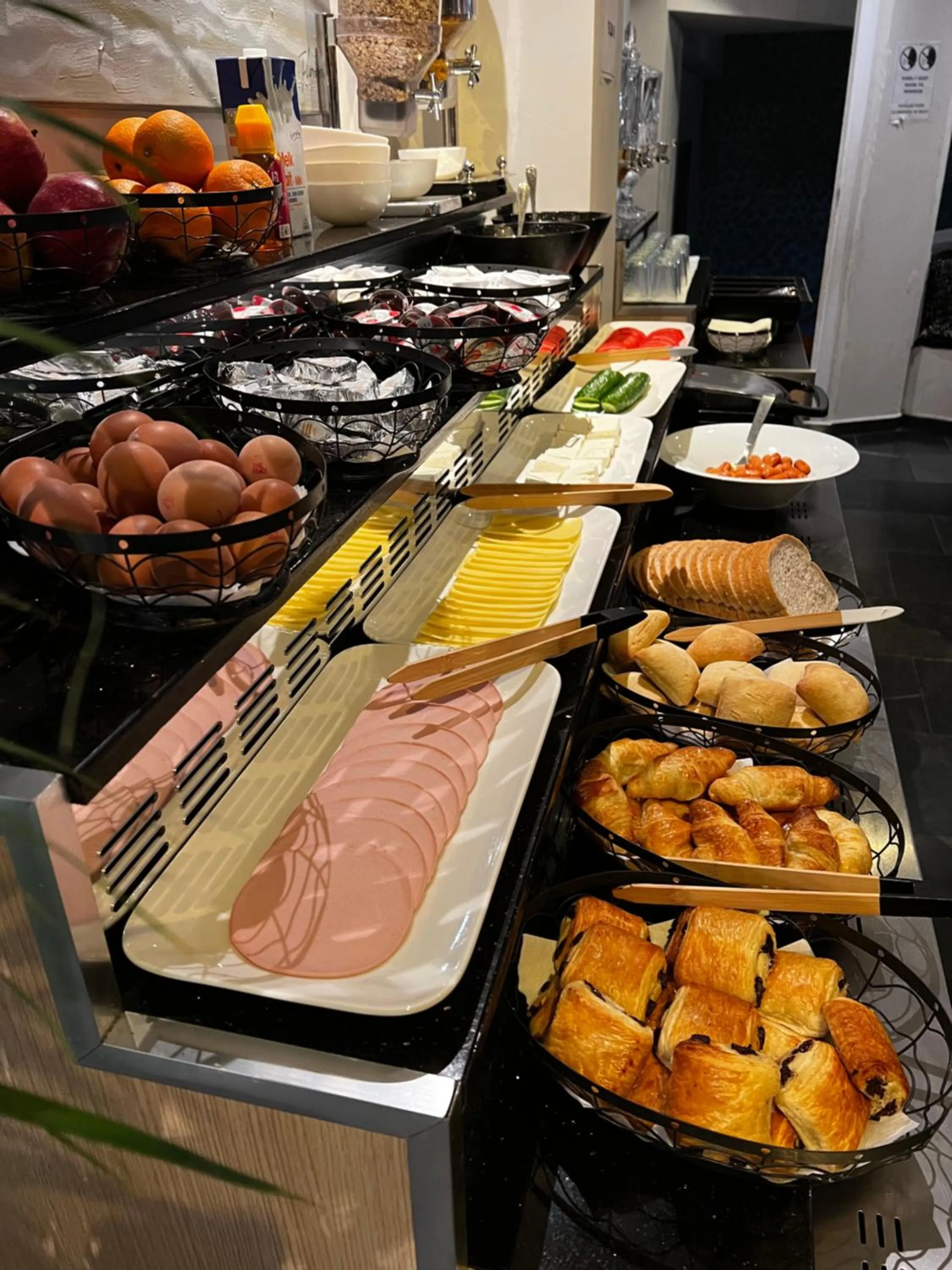 Food and drinks in Hotel Aviation