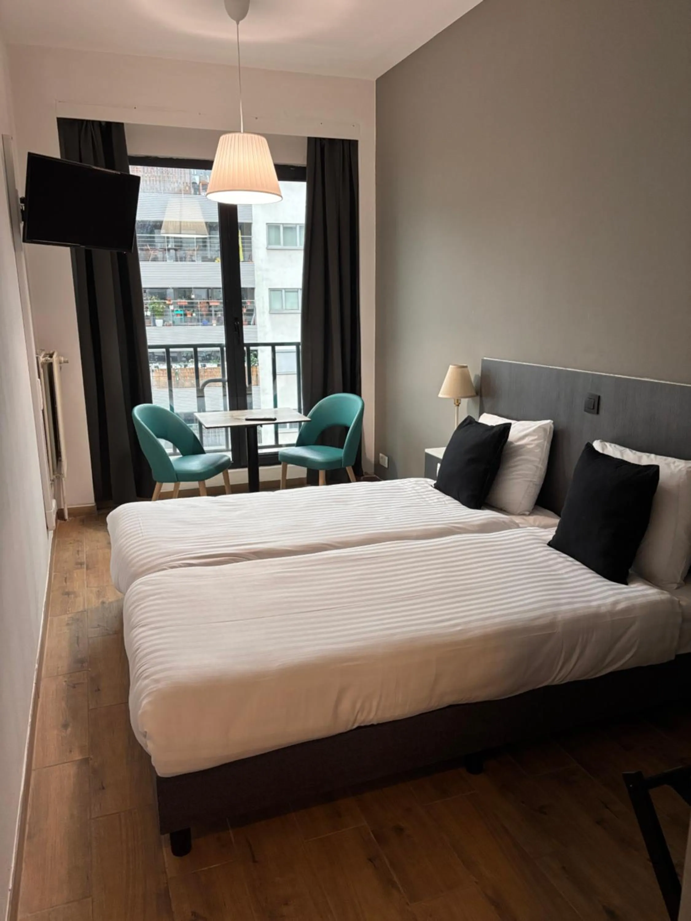 Property building, Bed in Hotel Aviation