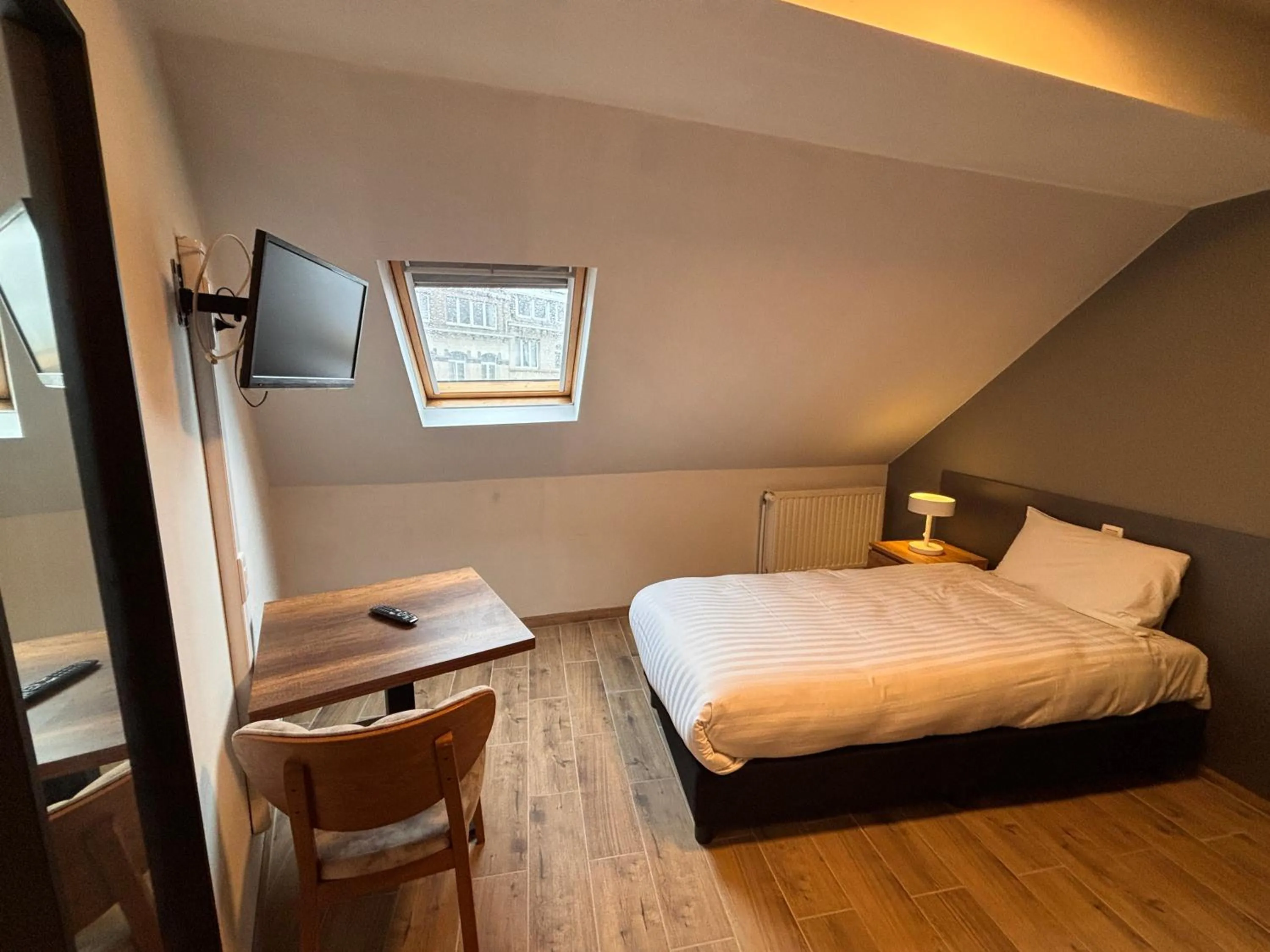 Property building, Bed in Hotel Aviation