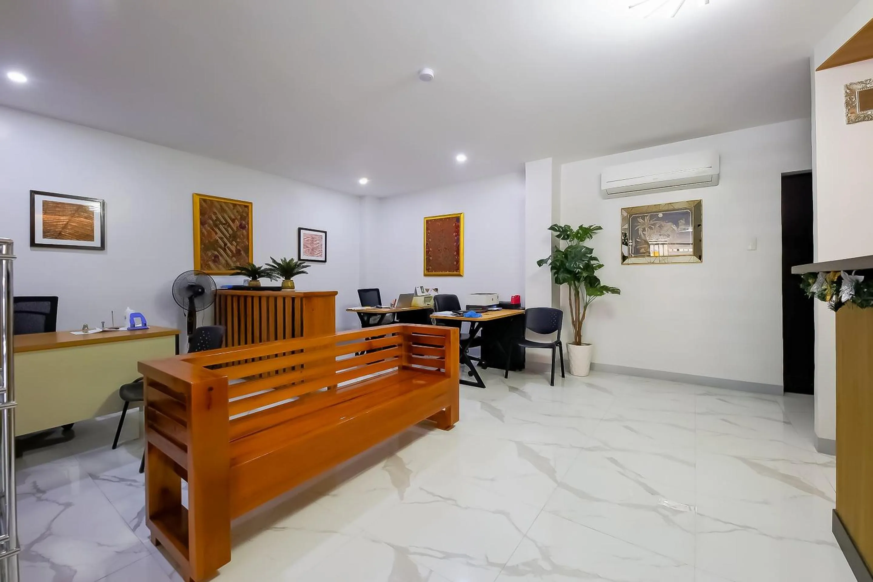 Lobby or reception in OYO 848 Dona Aurora Condotel