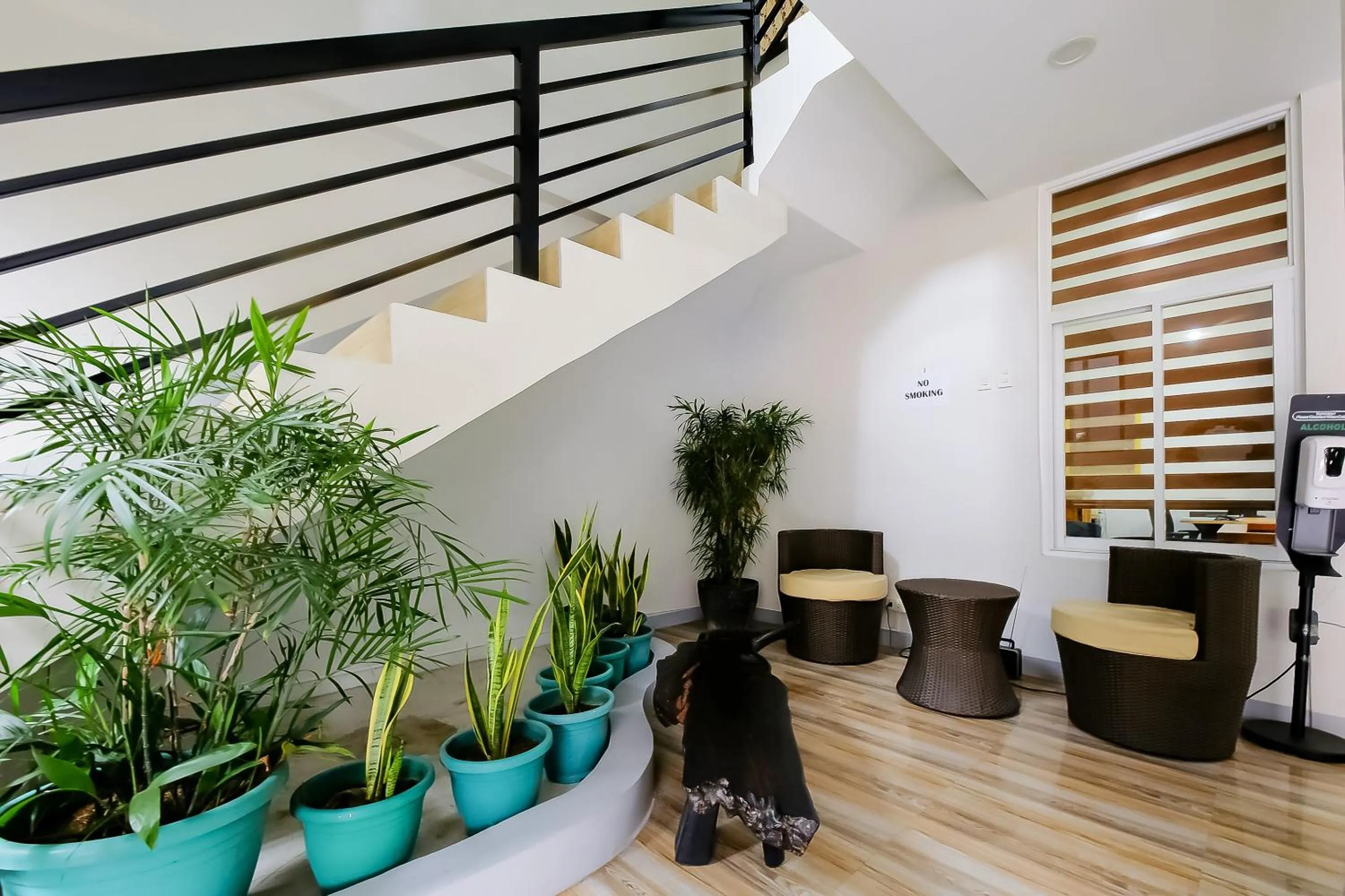 Lobby or reception in OYO 848 Dona Aurora Condotel