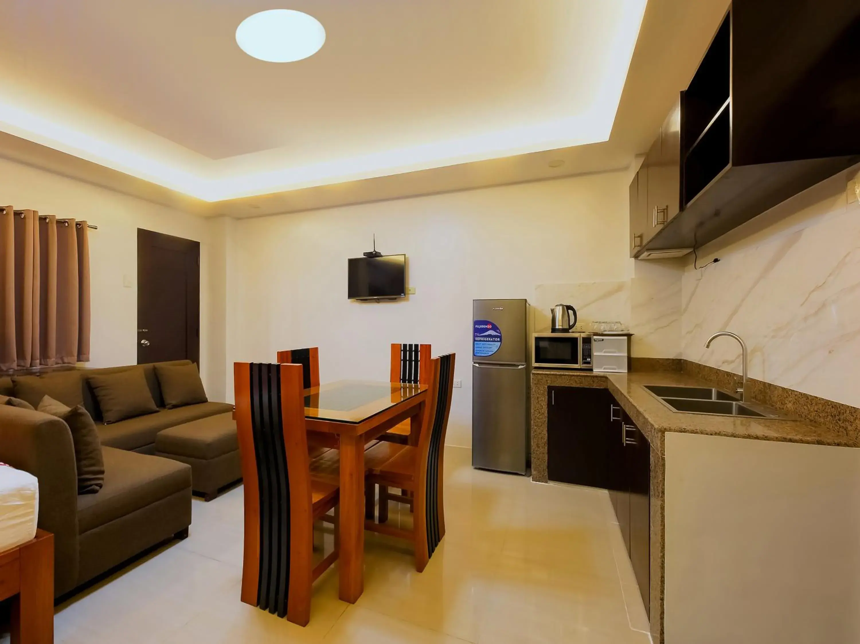 Suite Family in OYO 848 Dona Aurora Condotel Suite Family in OYO 848 Dona Aurora Condotel