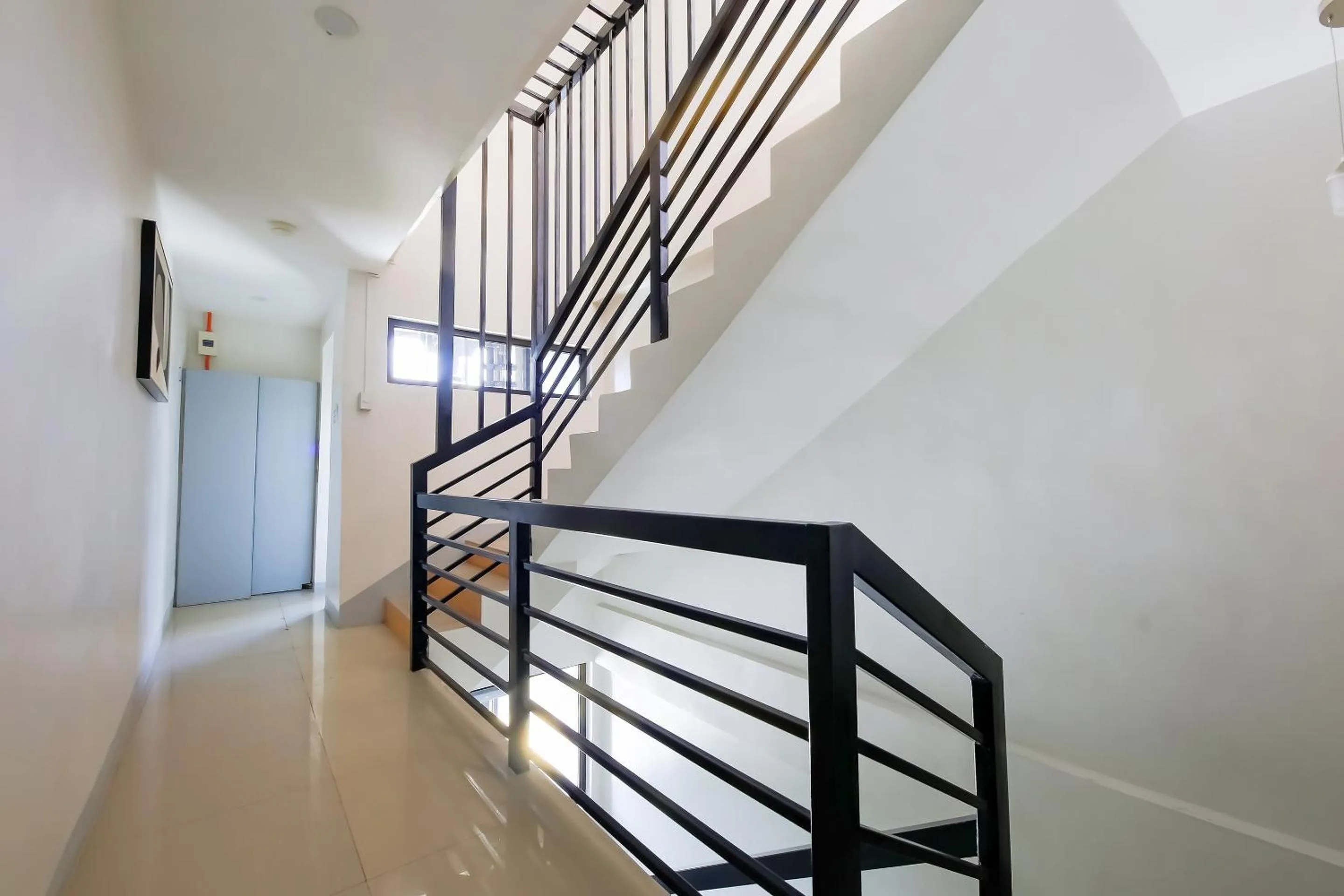 Lobby or reception in OYO 848 Dona Aurora Condotel