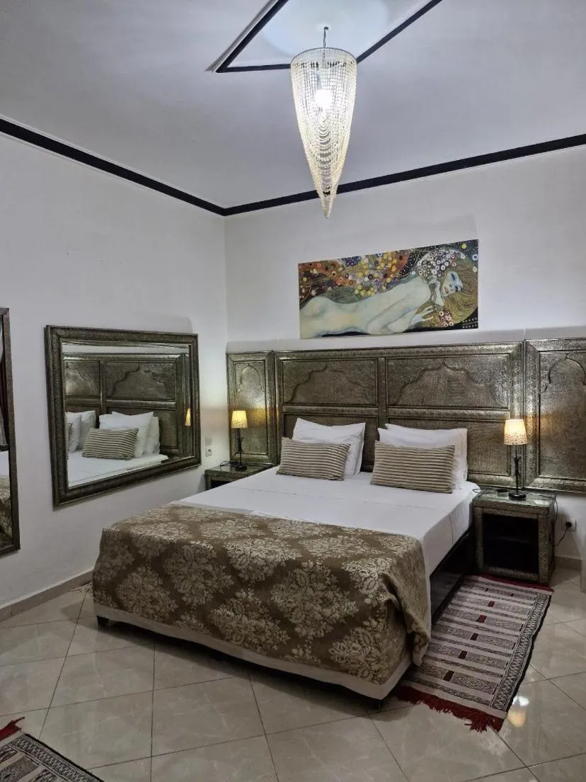Photo of the whole room, Bed in Riad De La Semaine