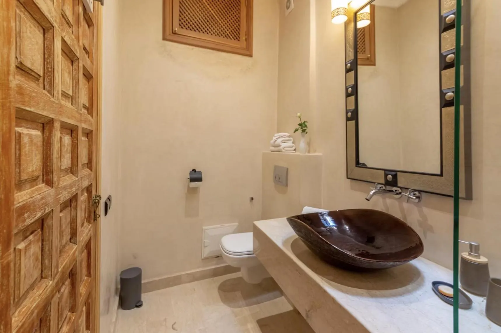 Toilet in Riad Kahena