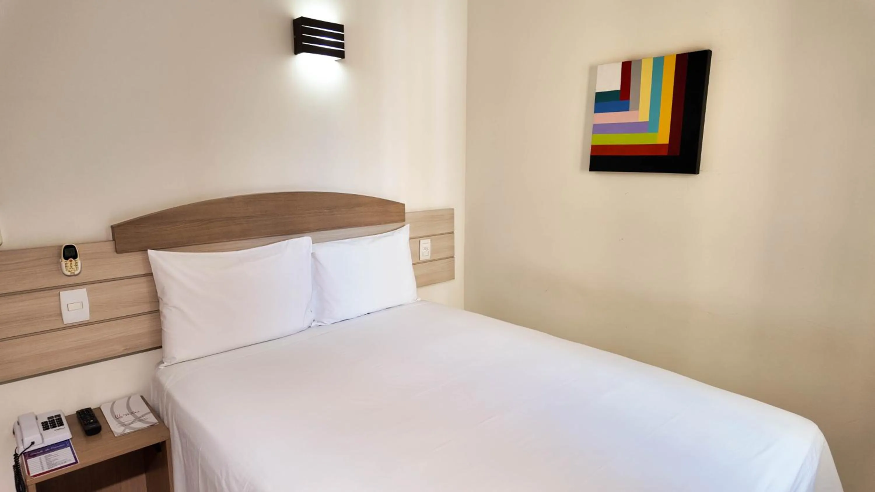 Photo of the whole room, Bed in Larison Executive - by Easy Hotéis