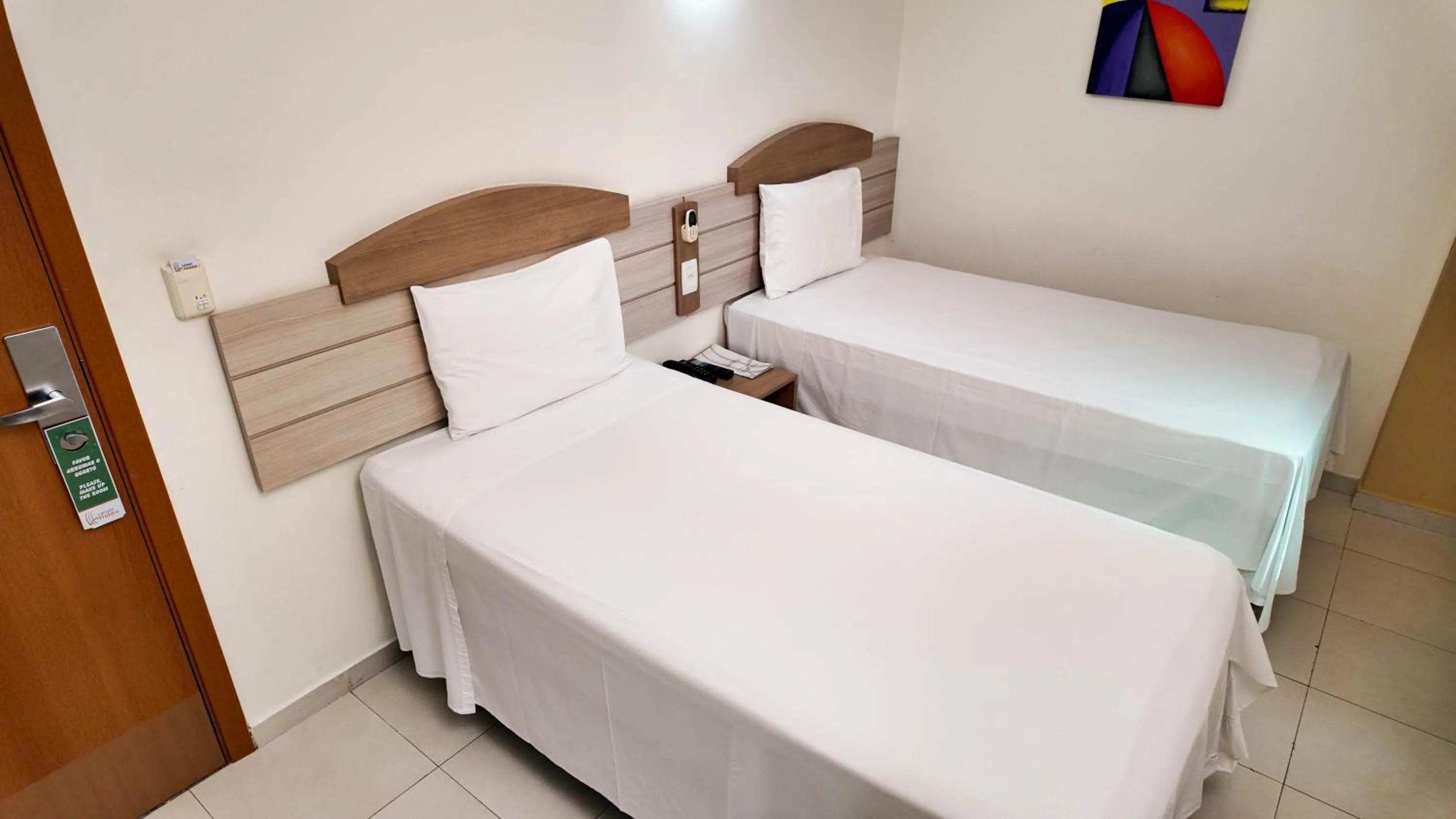 Photo of the whole room, Bed in Larison Executive - by Easy Hotéis