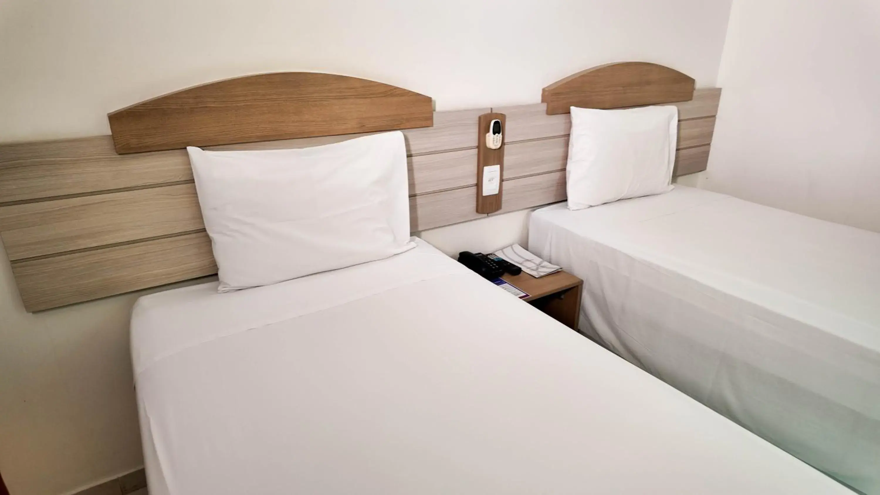 Standard Twin Room in Larison Executive by Easy Hotéis Standard Twin Room in Larison Executive by Easy Hotéis