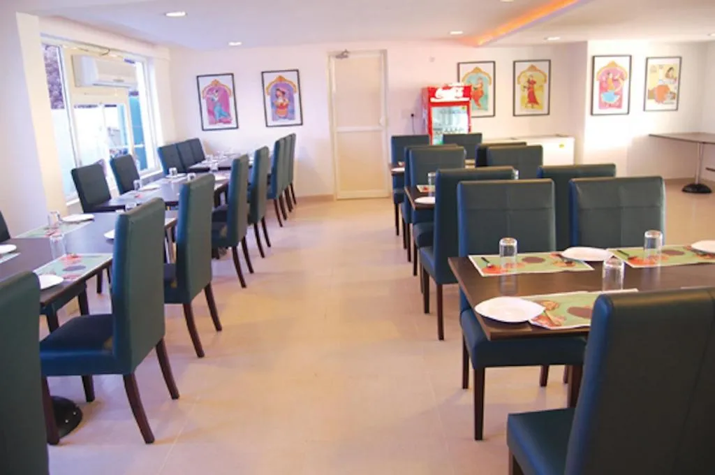 Restaurant/places to eat in Way Inns