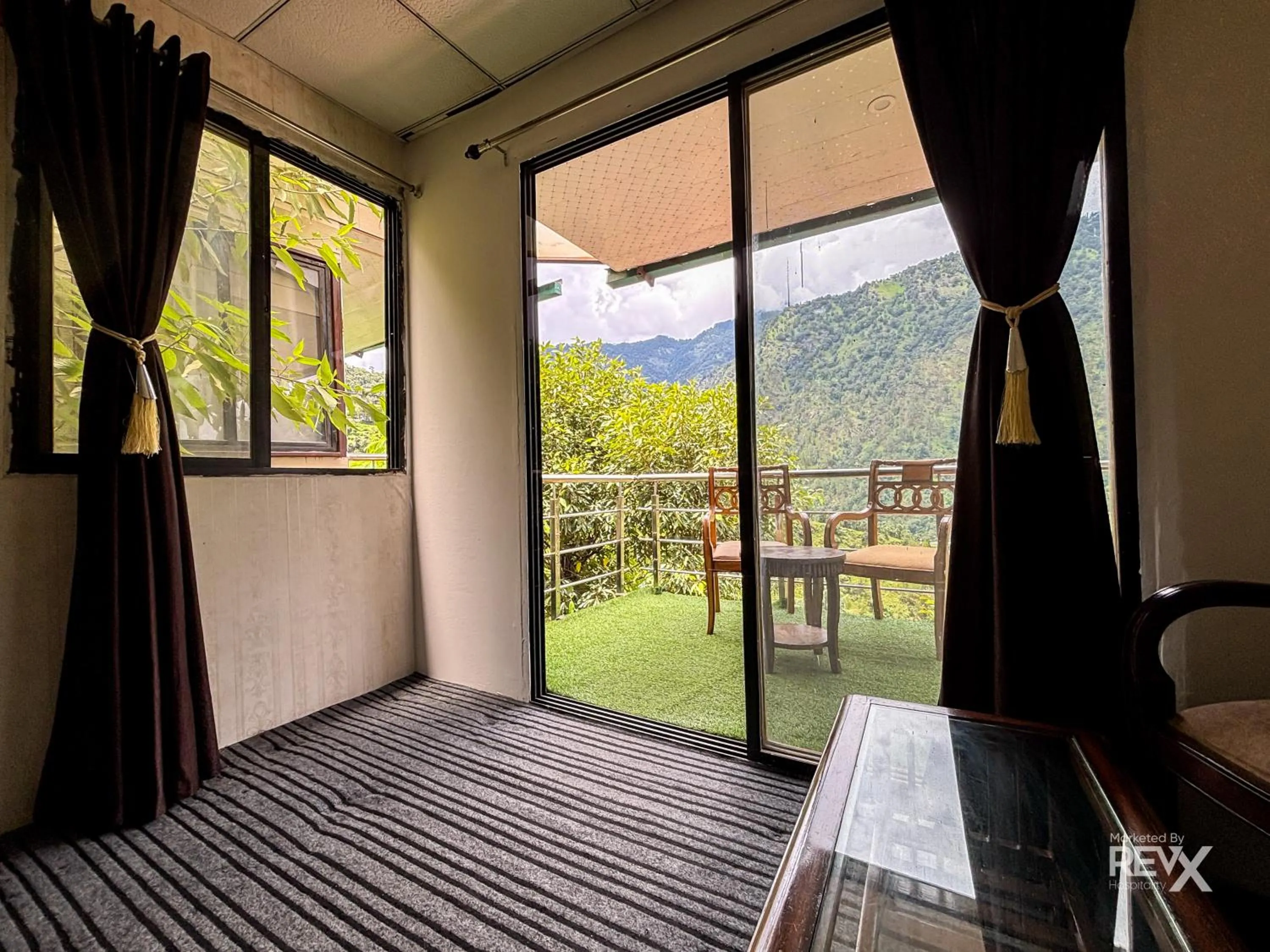 Day in The Sona Heli Resort