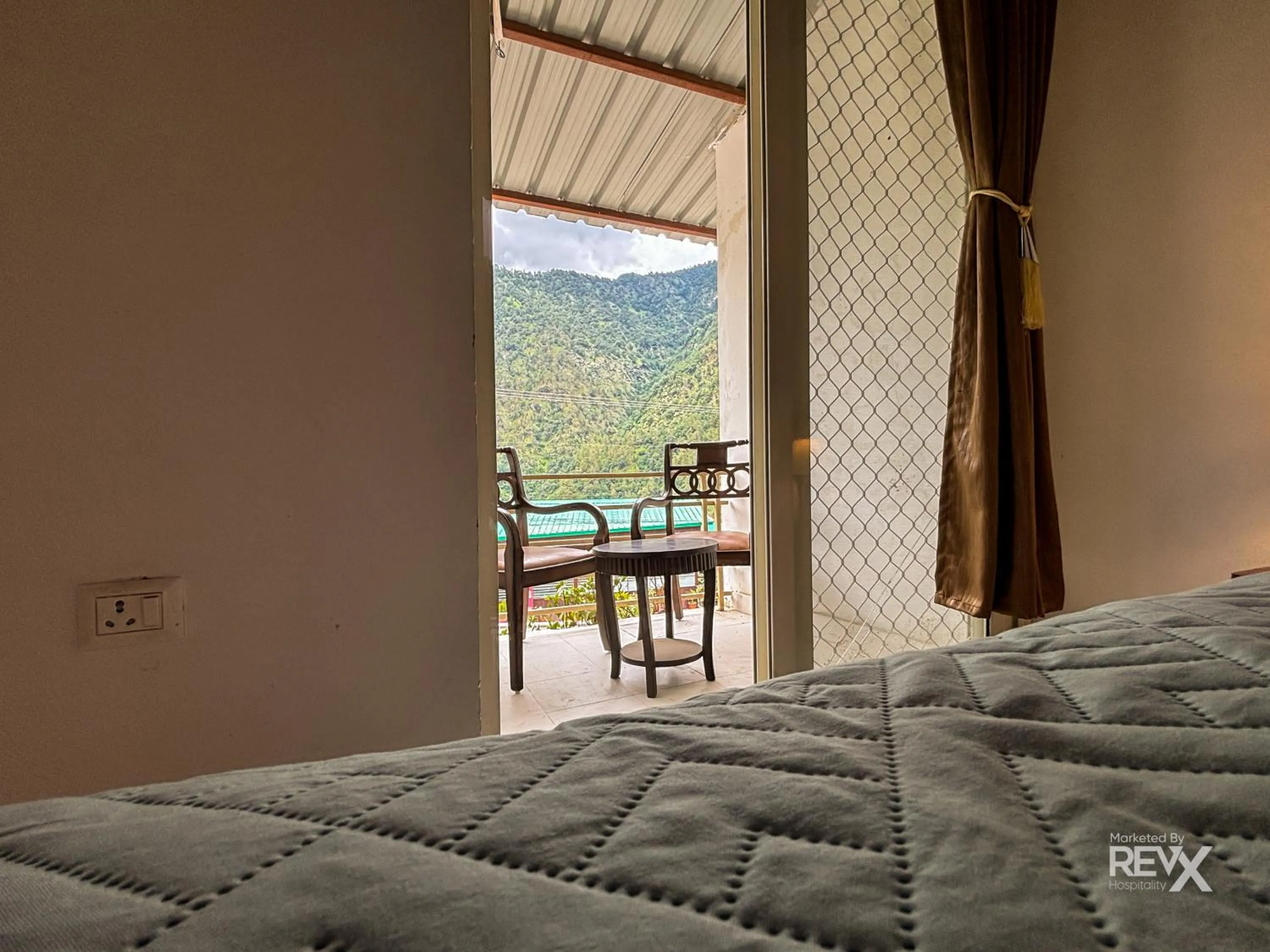 Bed in The Sona Heli Resort