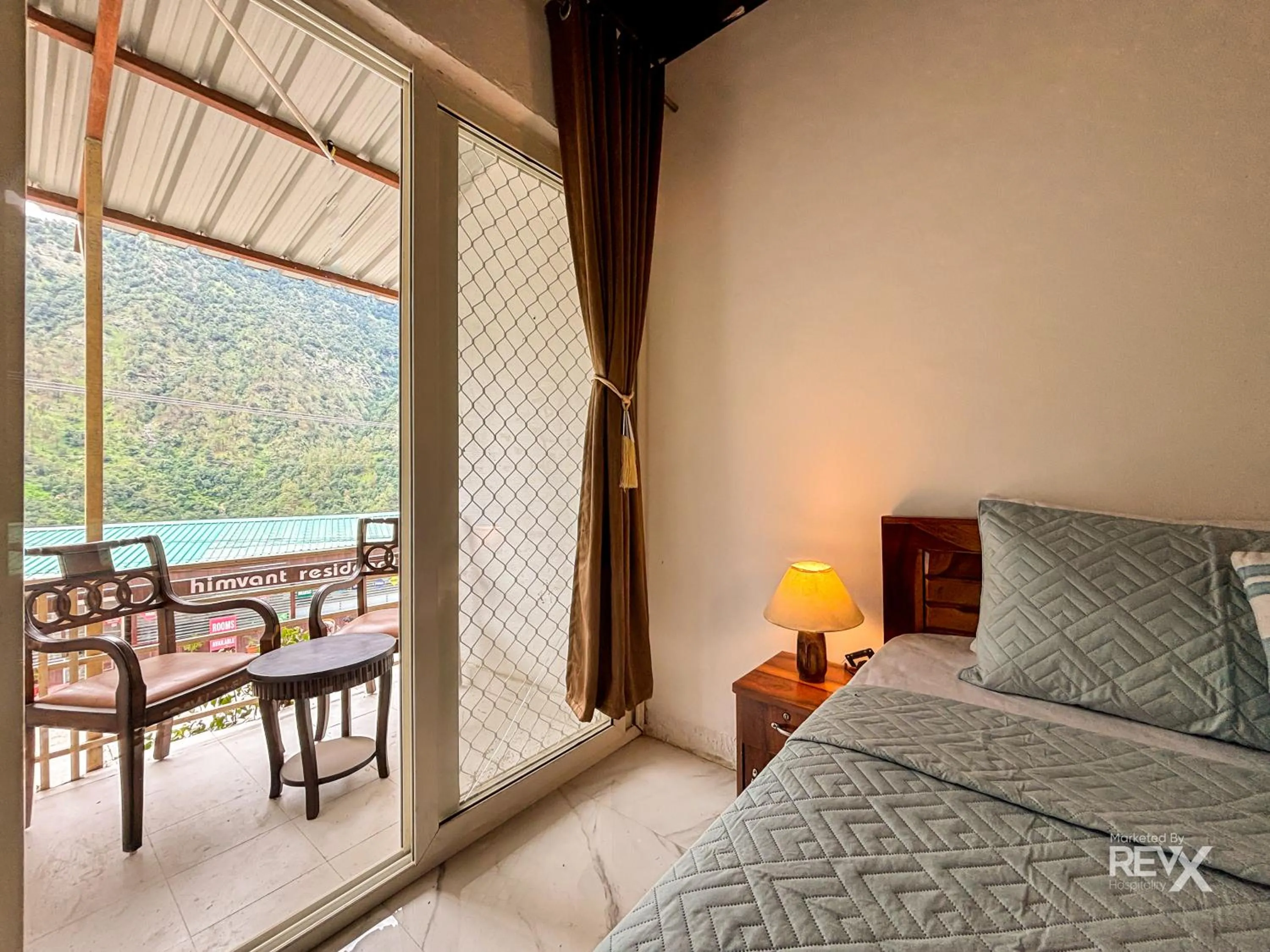 Bed in The Sona Heli Resort