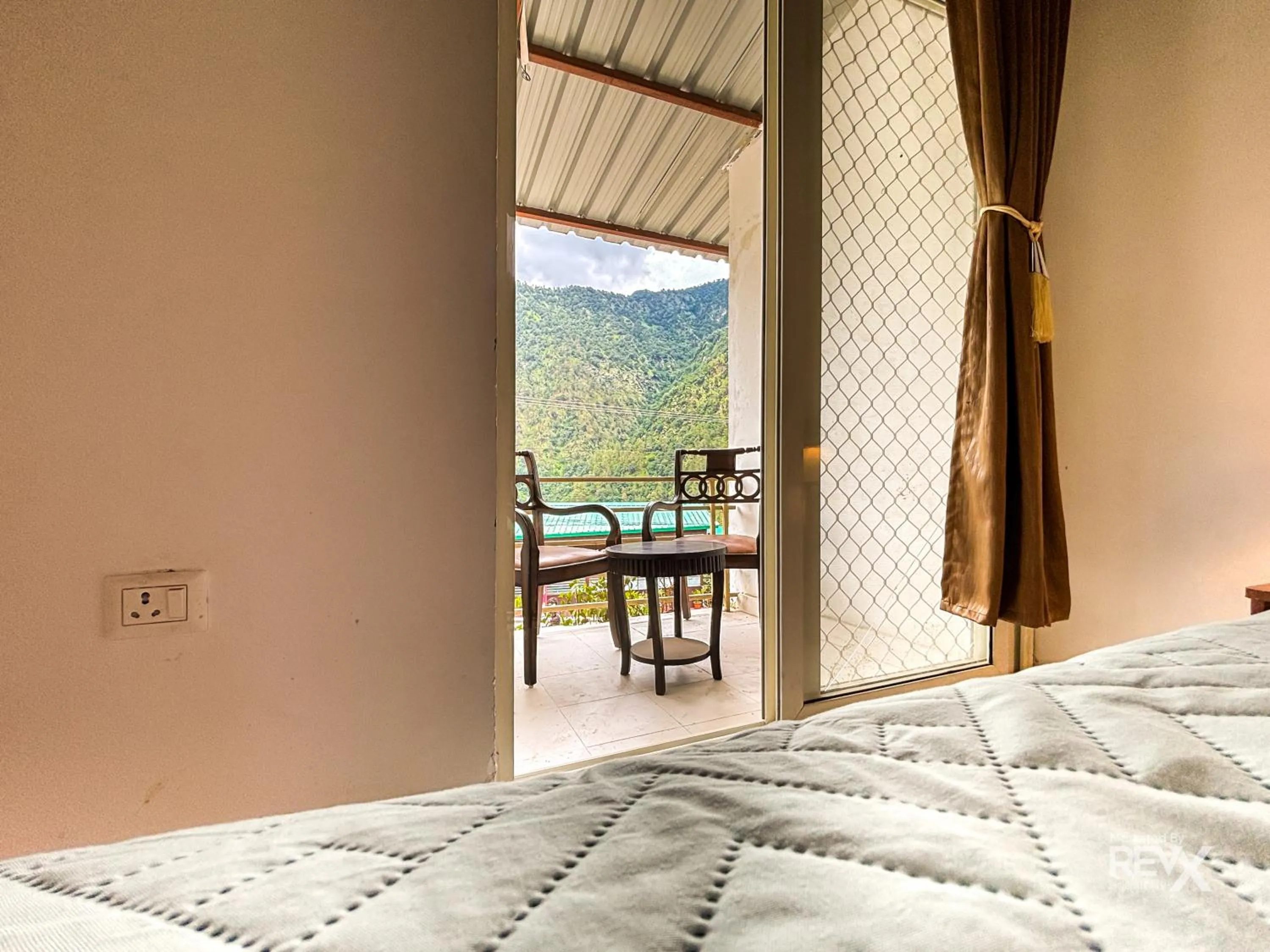 Bed in The Sona Heli Resort