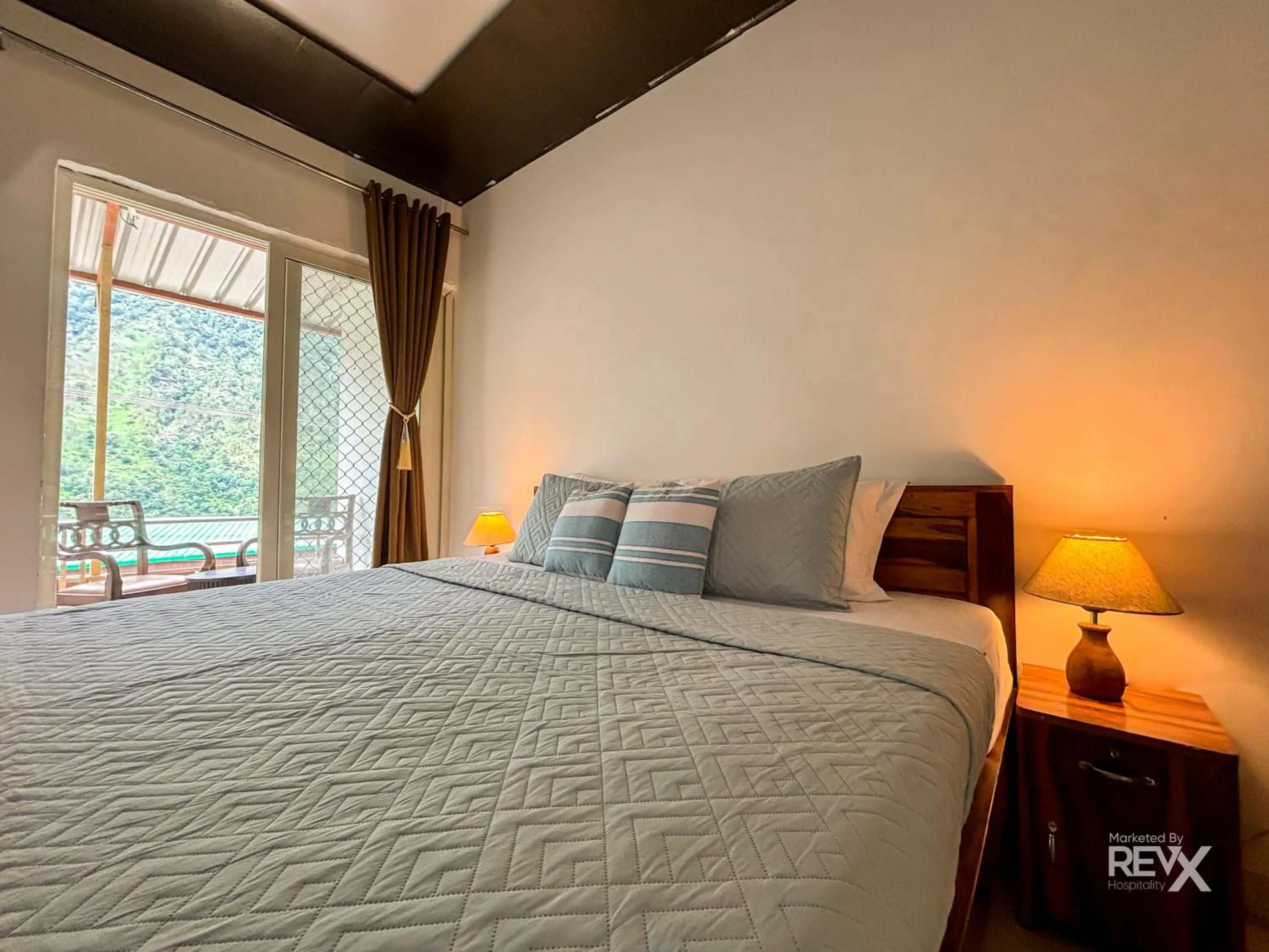 Bed in The Sona Heli Resort