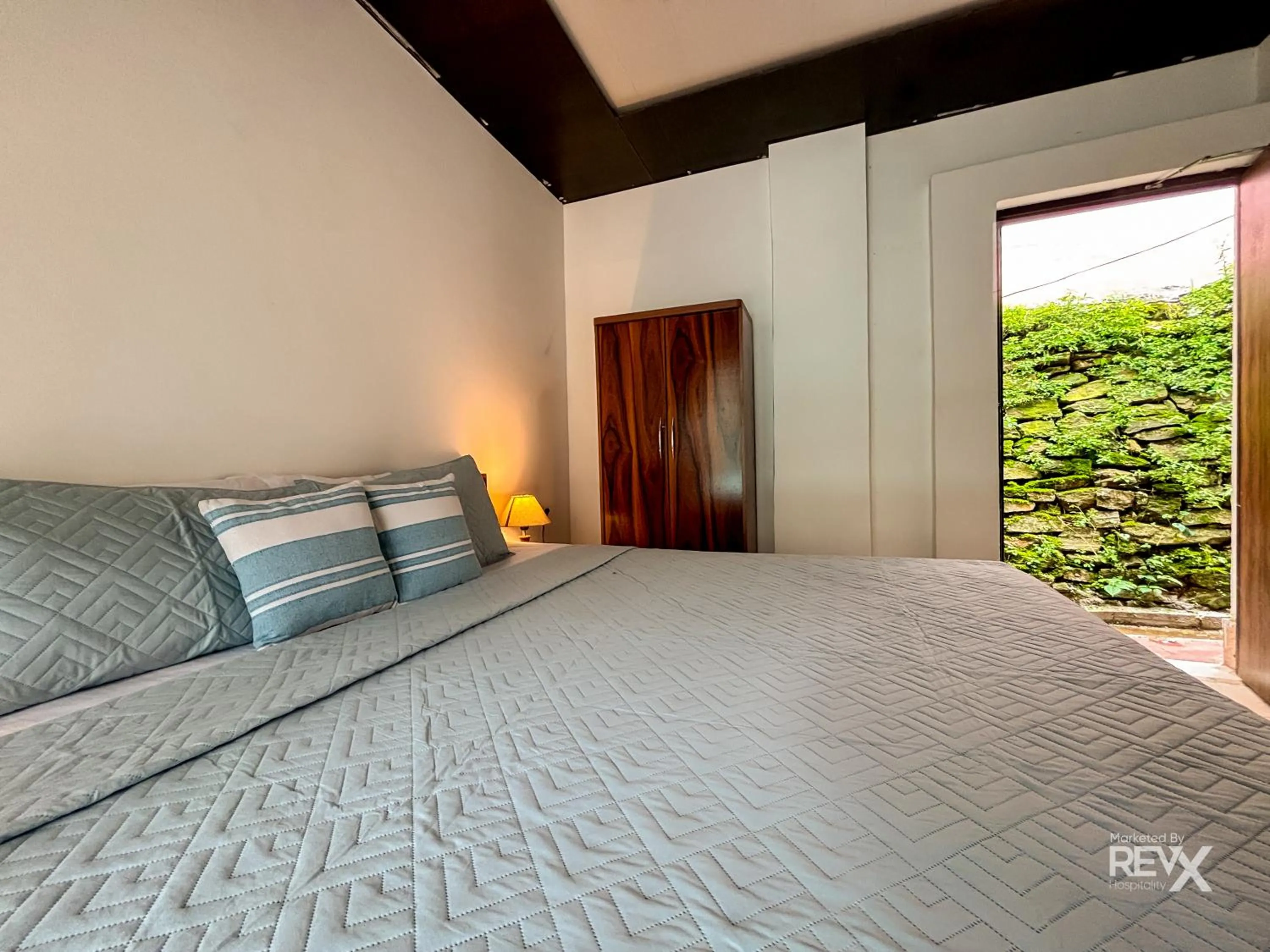 Bed in The Sona Heli Resort