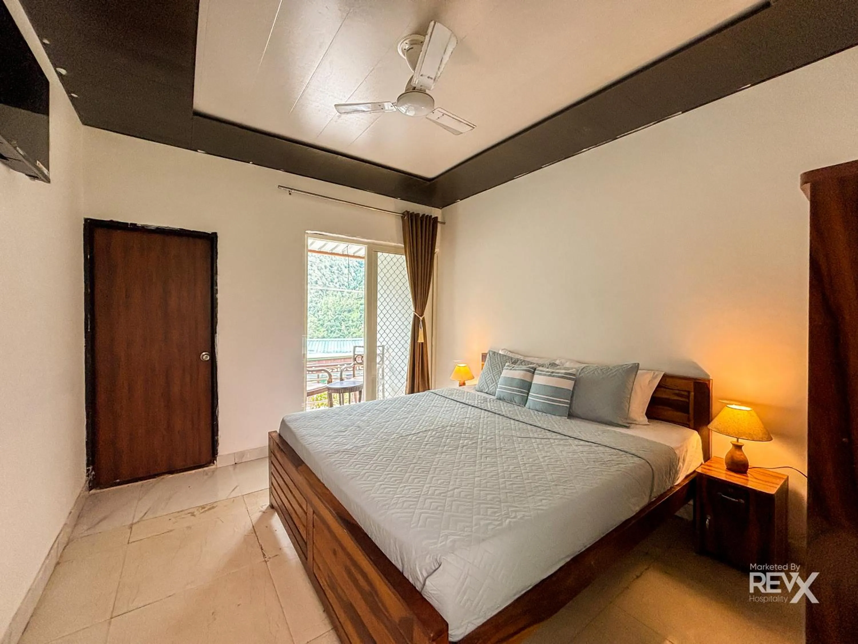 Bed in The Sona Heli Resort