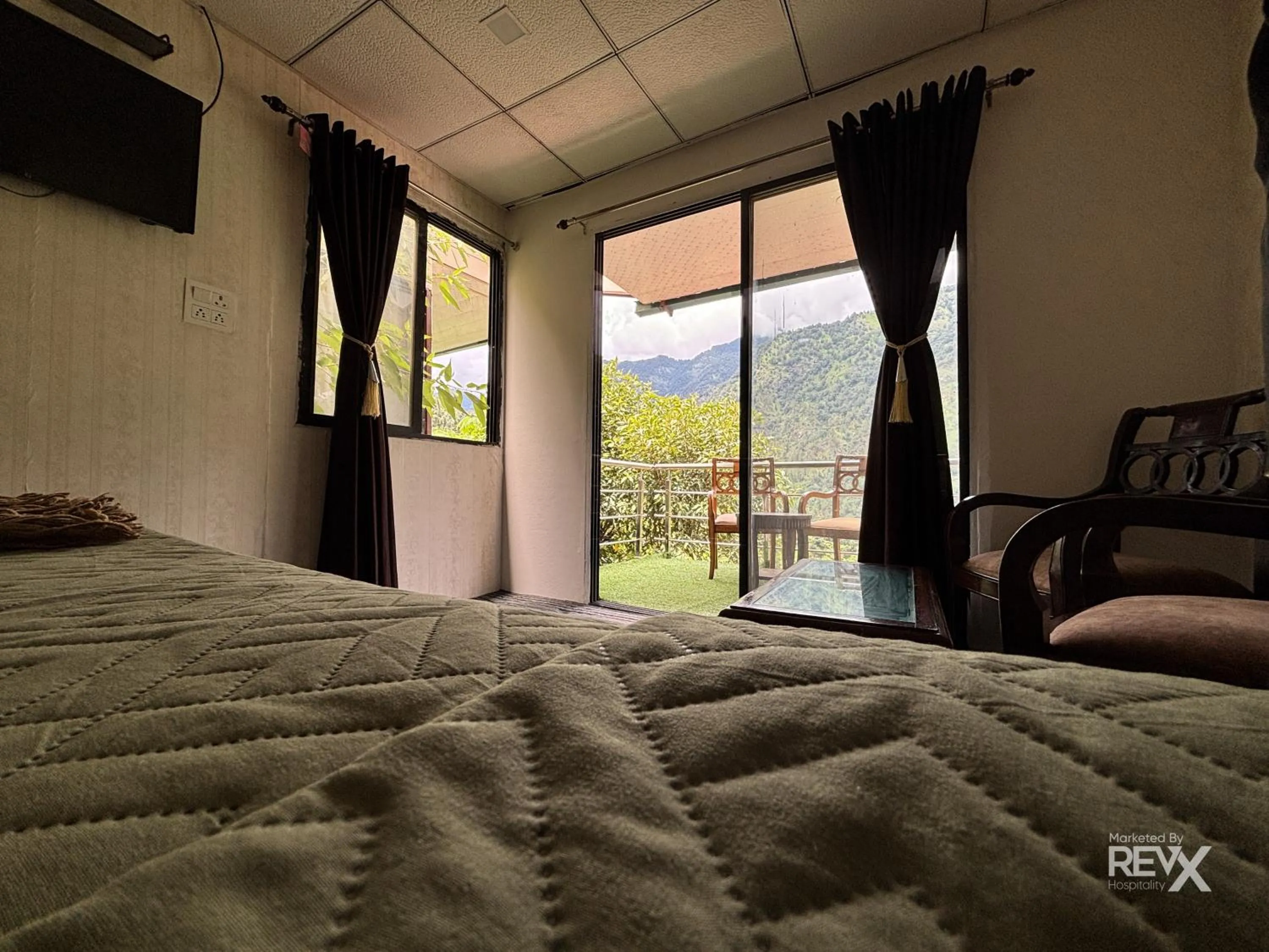 Bed in The Sona Heli Resort