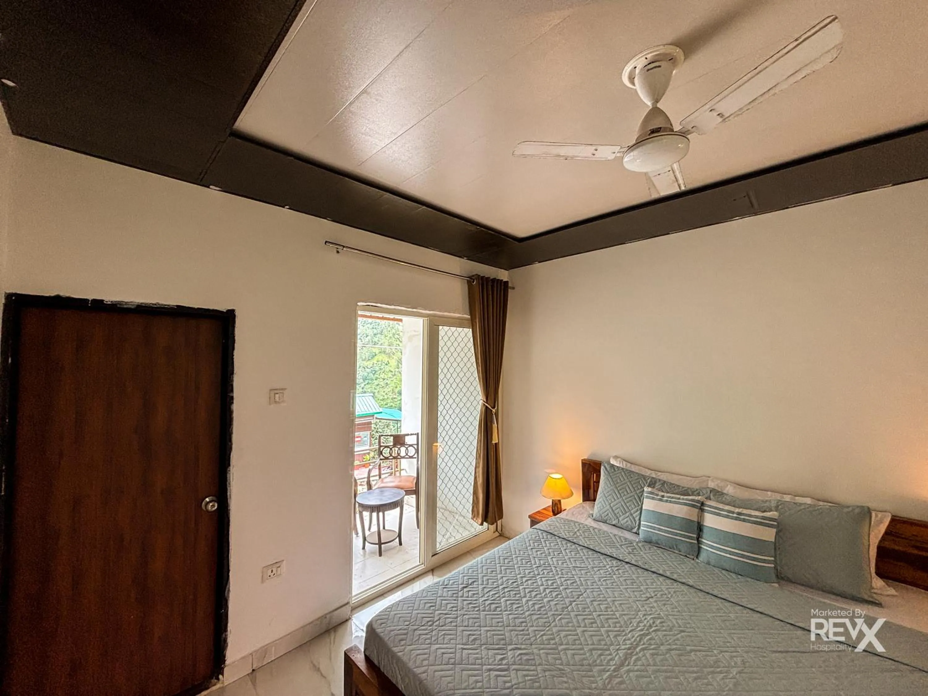 Bed in The Sona Heli Resort