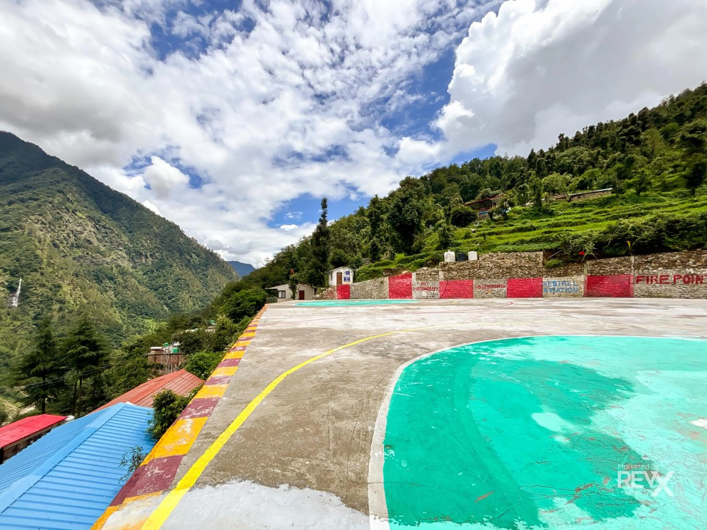 Day in The Sona Heli Resort