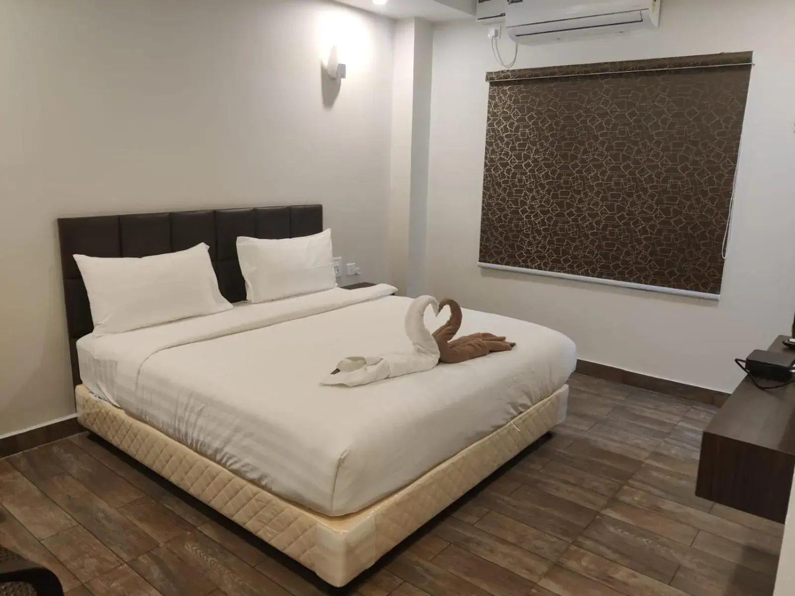 Standard Double Room with Fan in HOTEL PARK KRISHNA Standard Double Room with Fan in HOTEL PARK KRISHNA