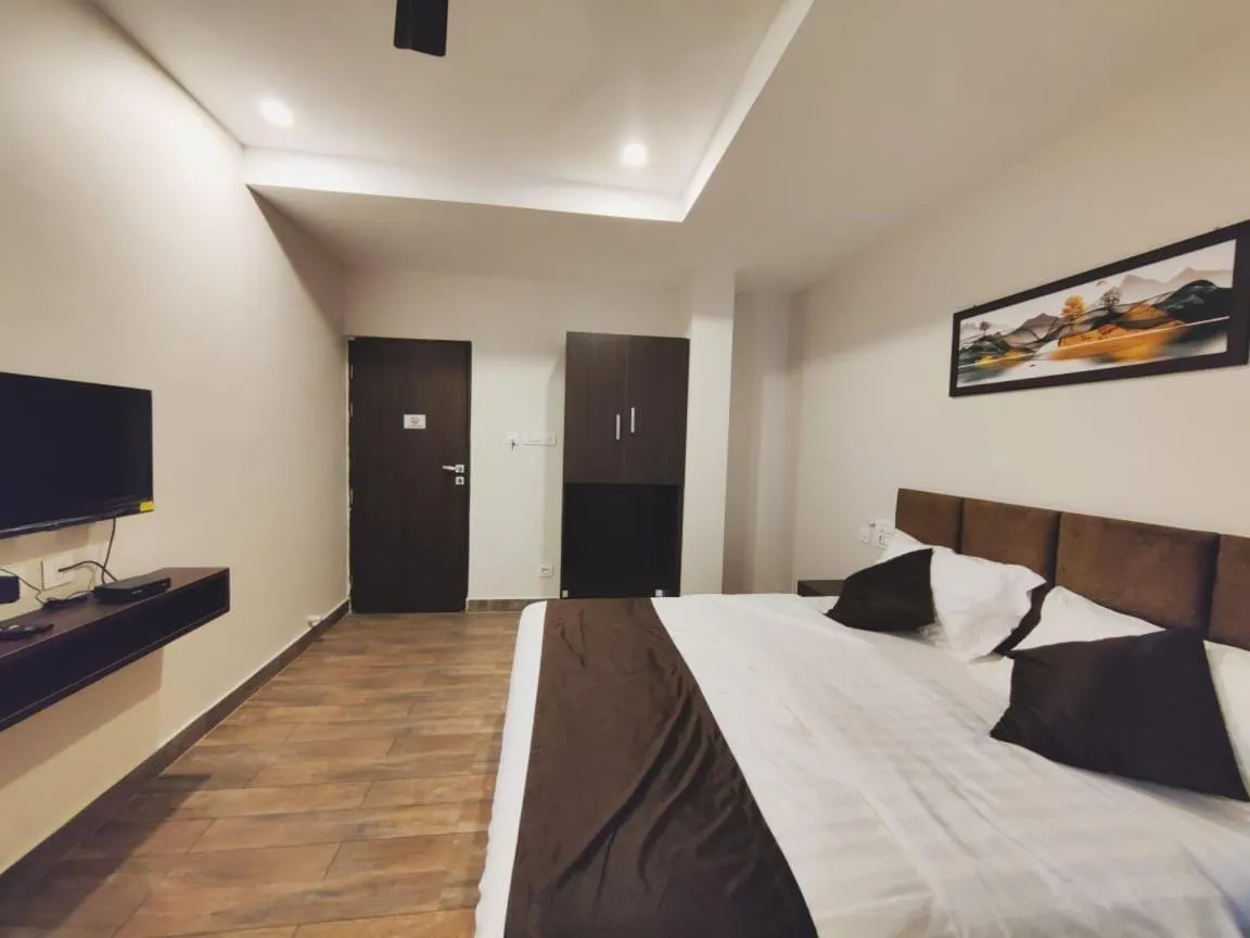 TV and multimedia, Bed in HOTEL PARK KRISHNA