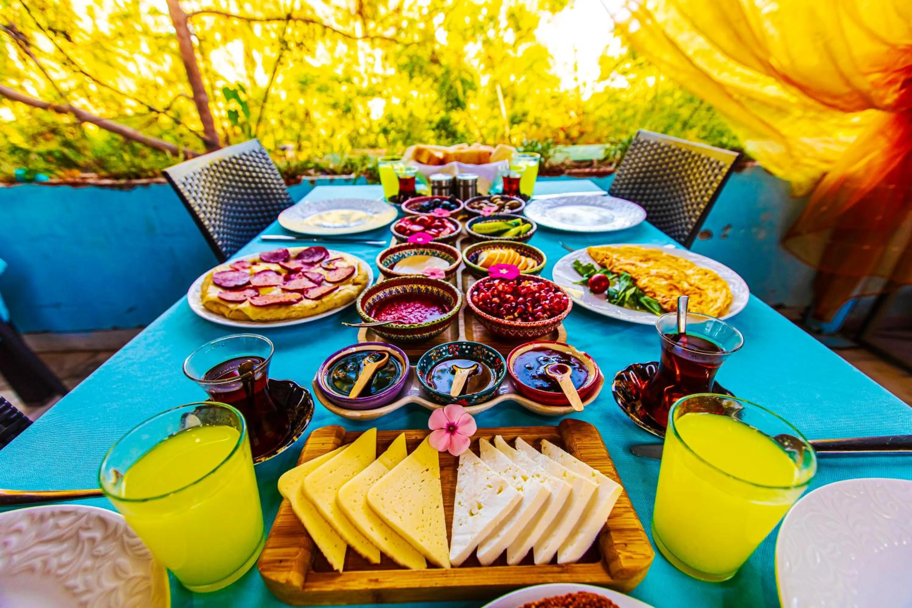 Restaurant/places to eat in TUTHALİYA HOTEL