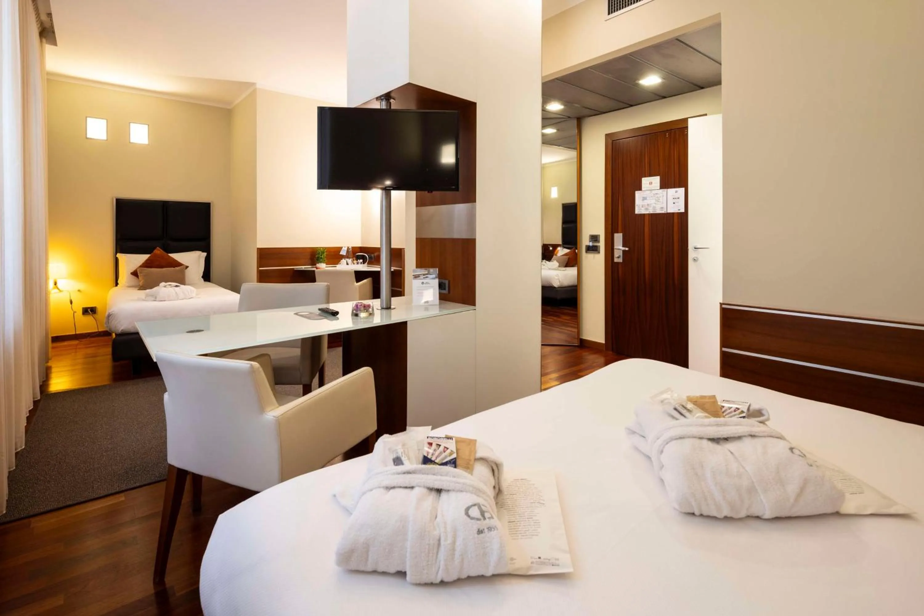 Bedroom, Bed in Best Western Madison Hotel