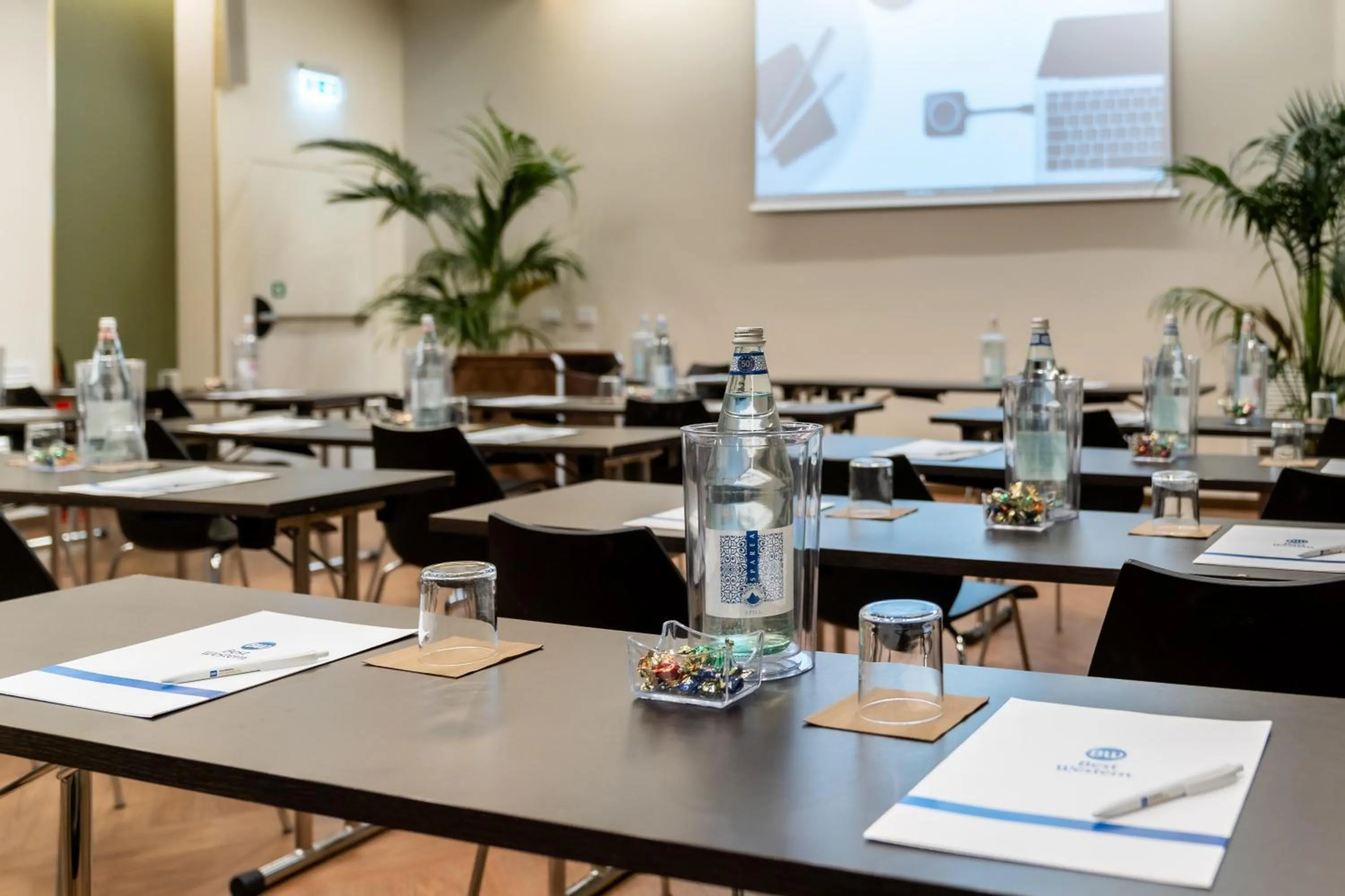 Meeting/conference room in Best Western Madison Hotel
