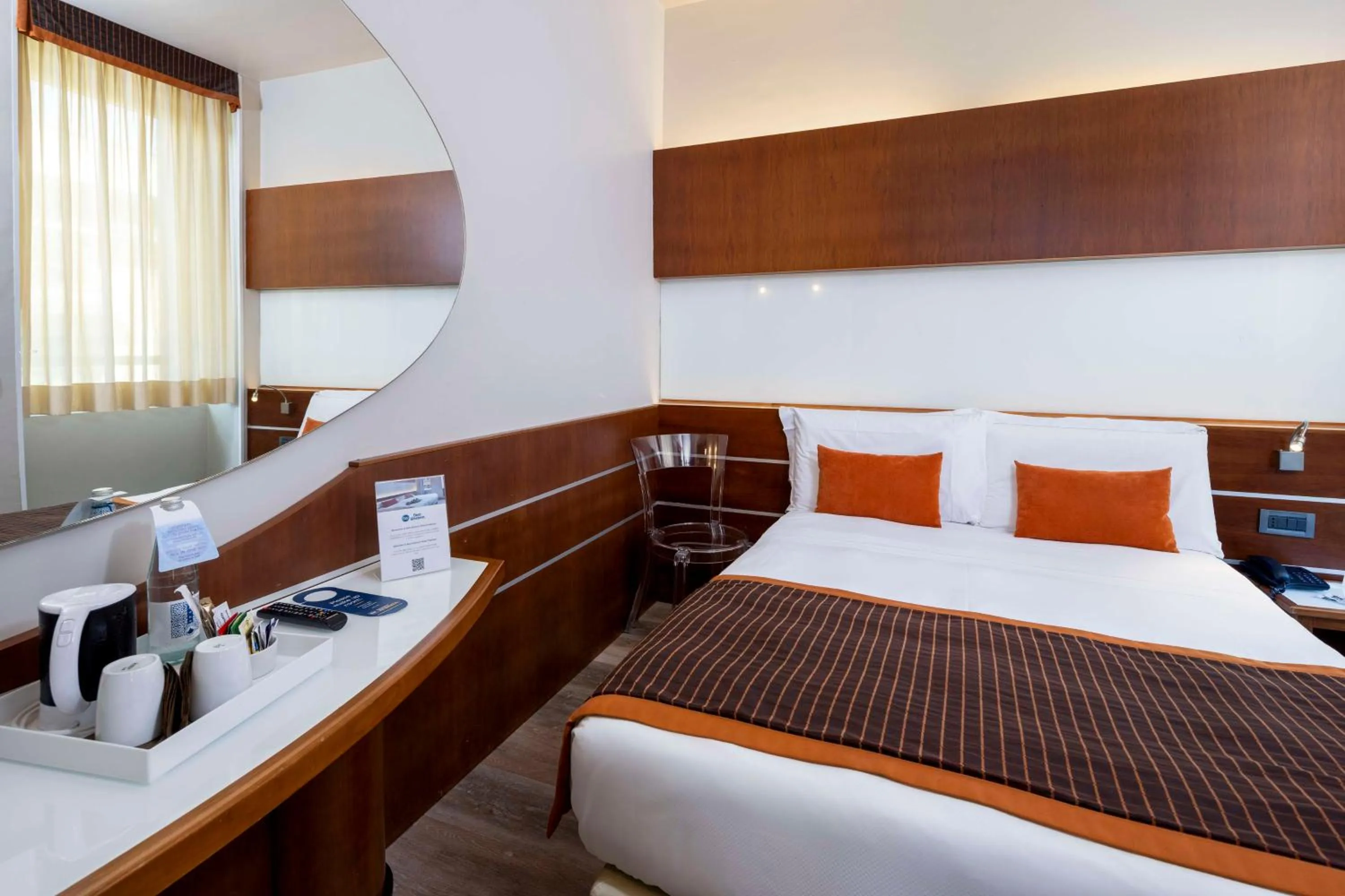 Bedroom, Bed in Best Western Madison Hotel