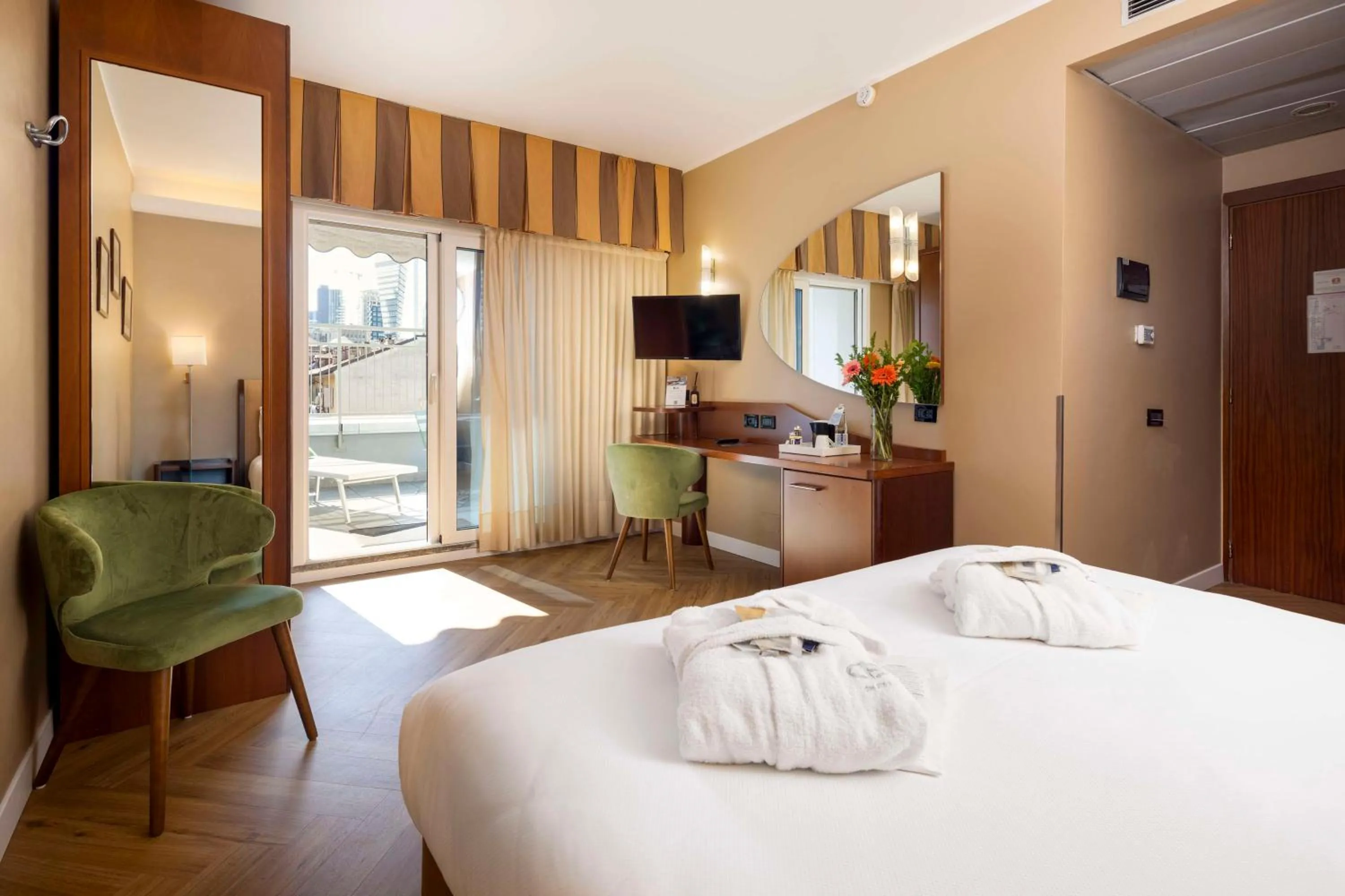 Bedroom, Bed in Best Western Madison Hotel