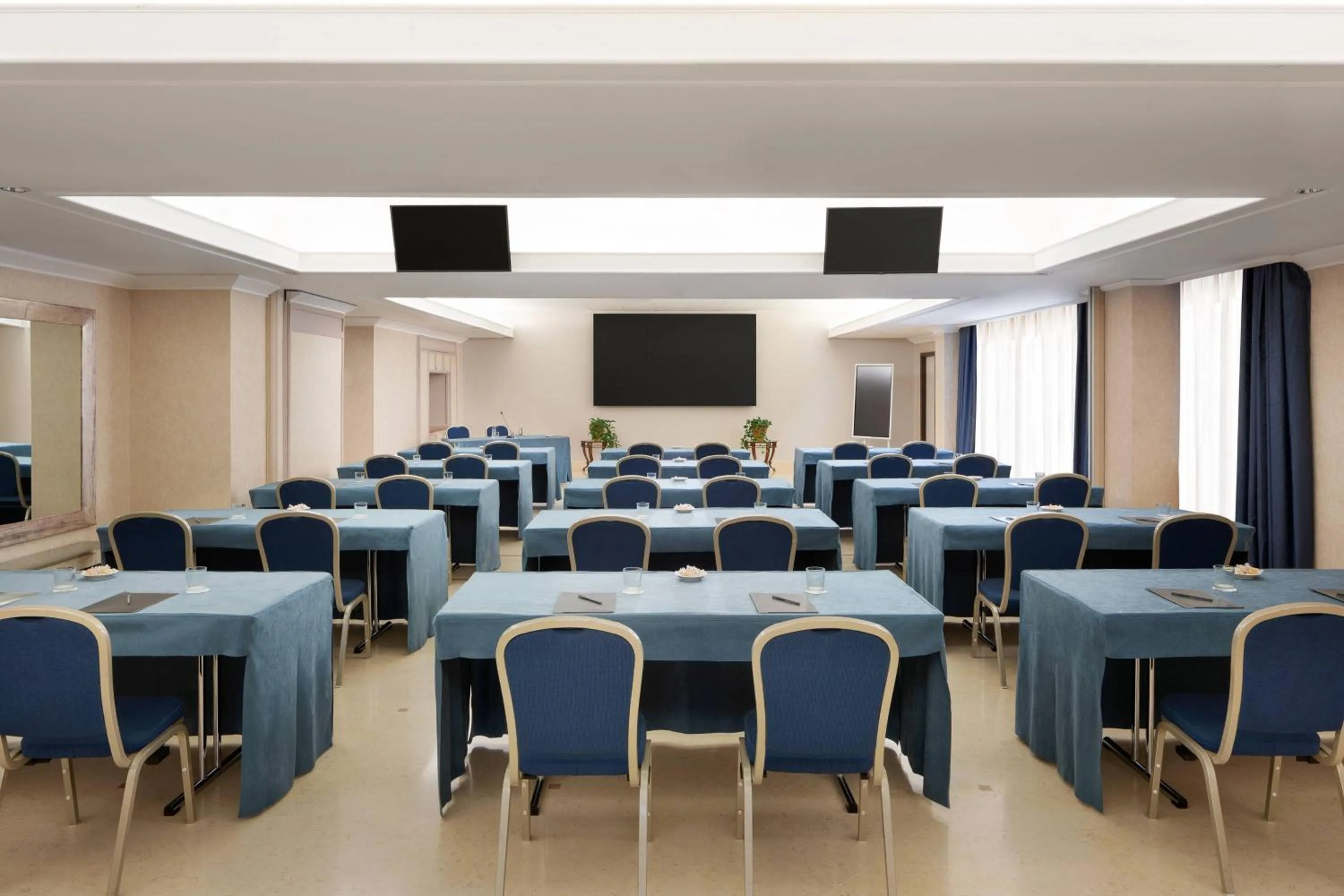 Meeting/conference room in Courtyard by Marriott Rome Central Park