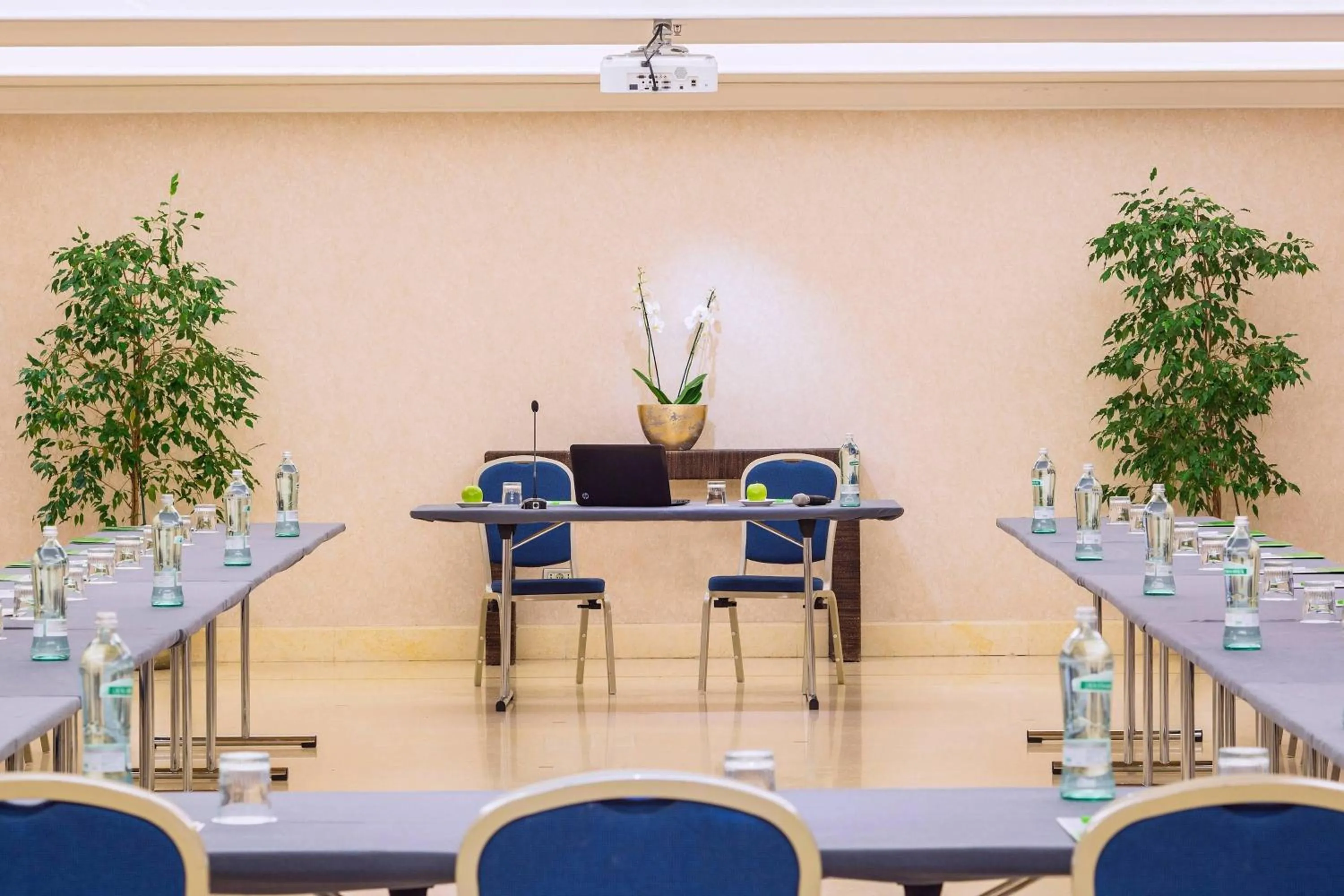 Meeting/conference room in Courtyard by Marriott Rome Central Park
