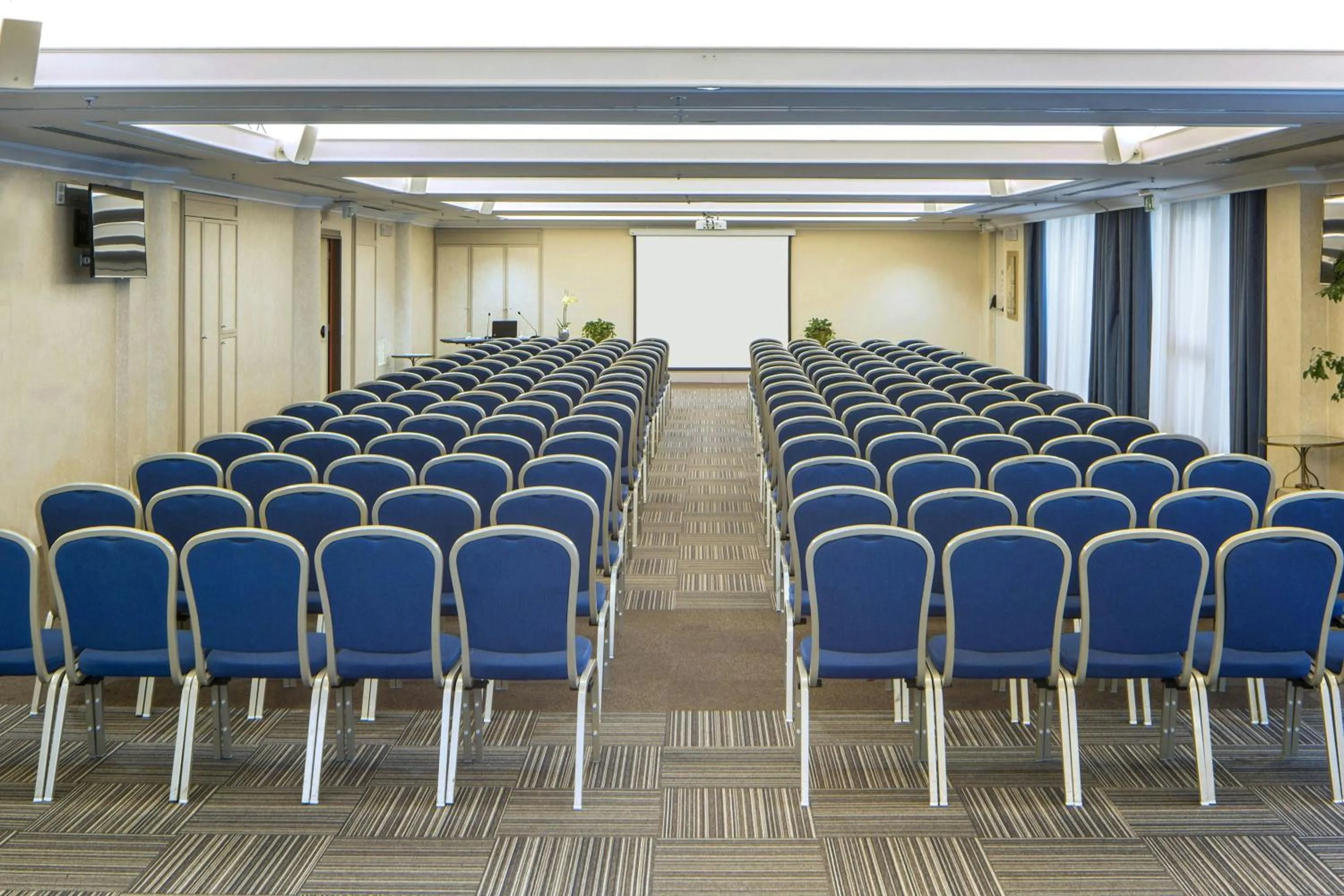 Meeting/conference room in Courtyard by Marriott Rome Central Park