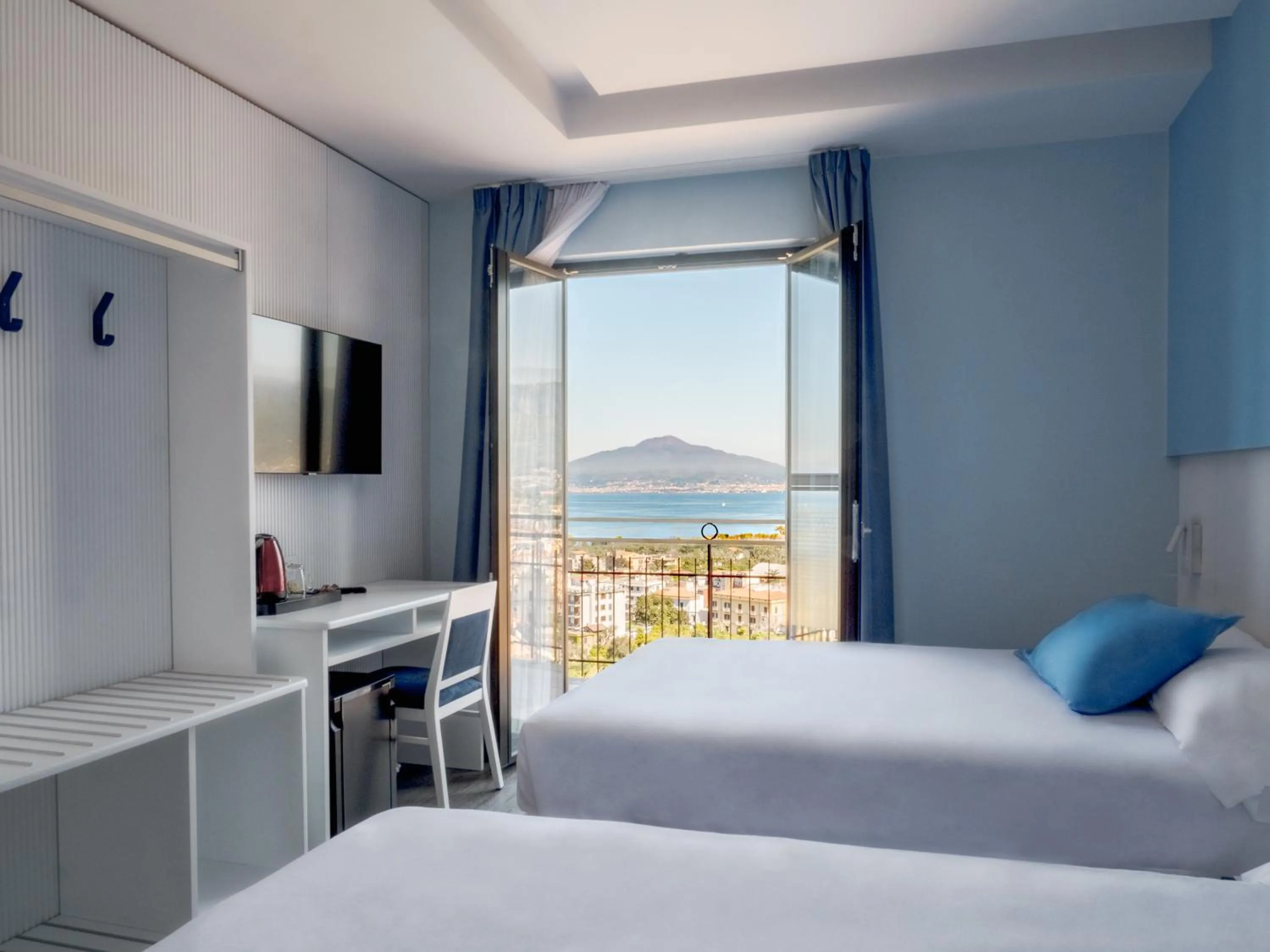 Bedroom, Bed in Hotel Cristina