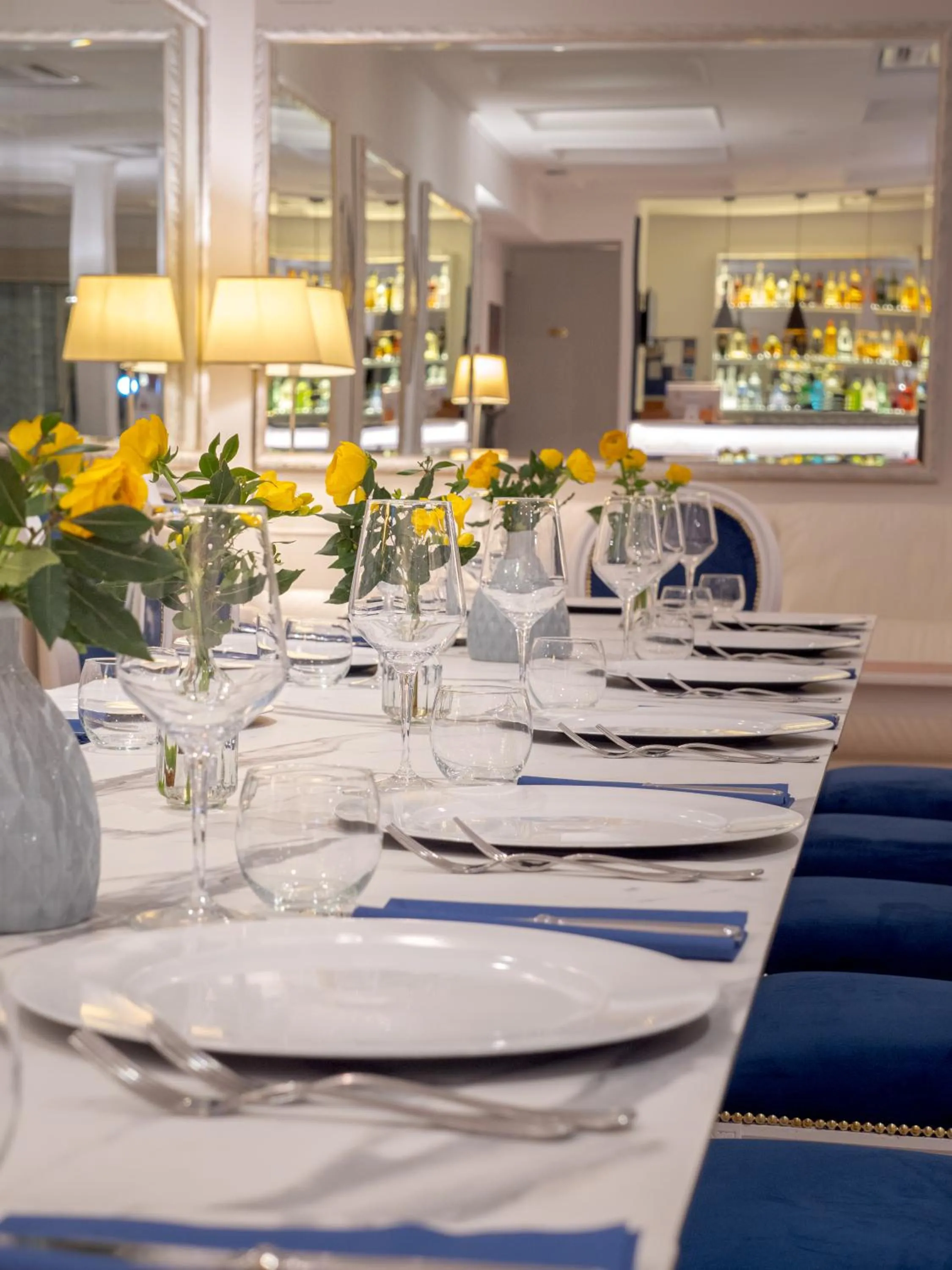 Restaurant/places to eat in Hotel Cristina