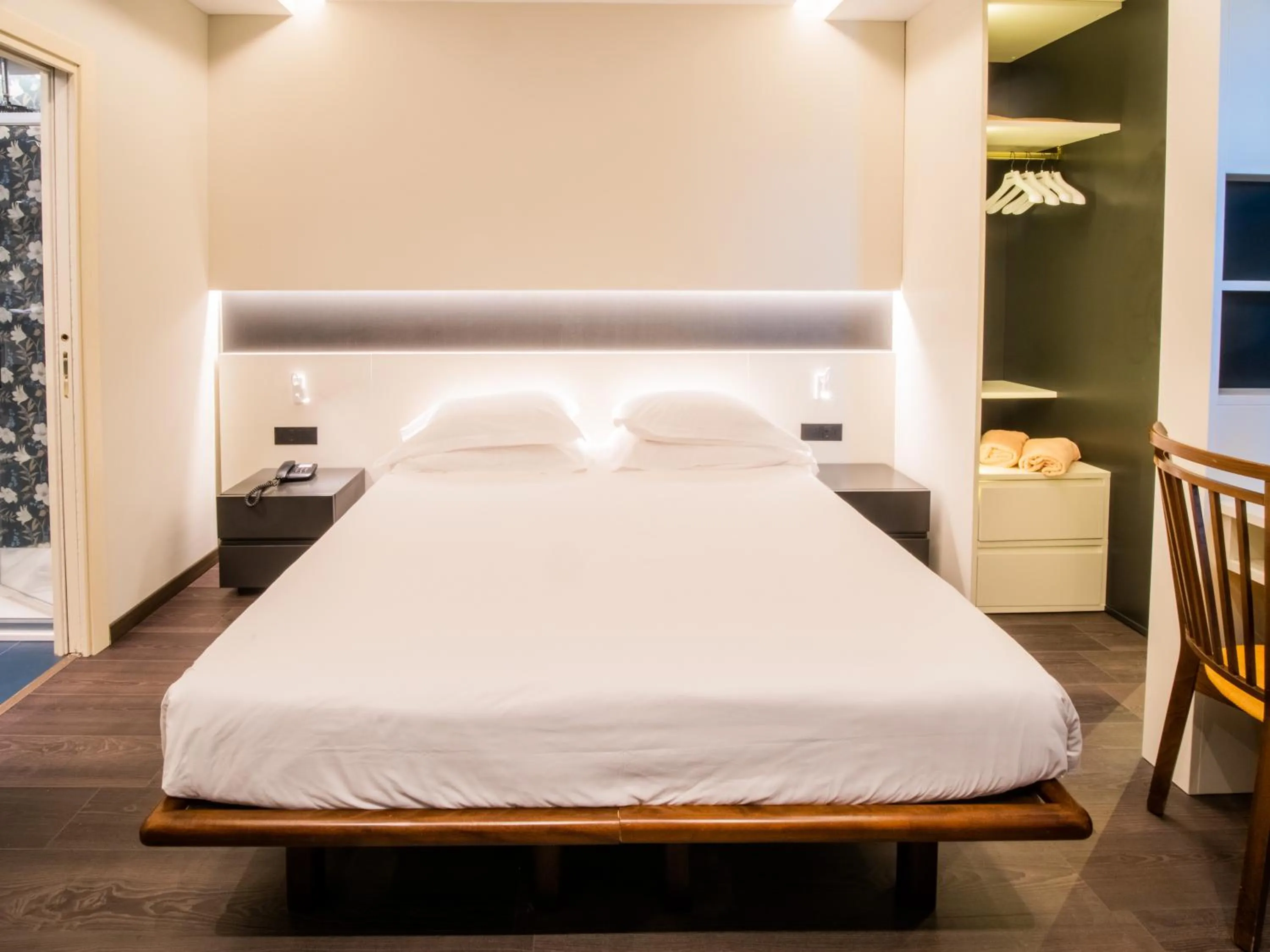 Bedroom, Bed in Hotel Cristina