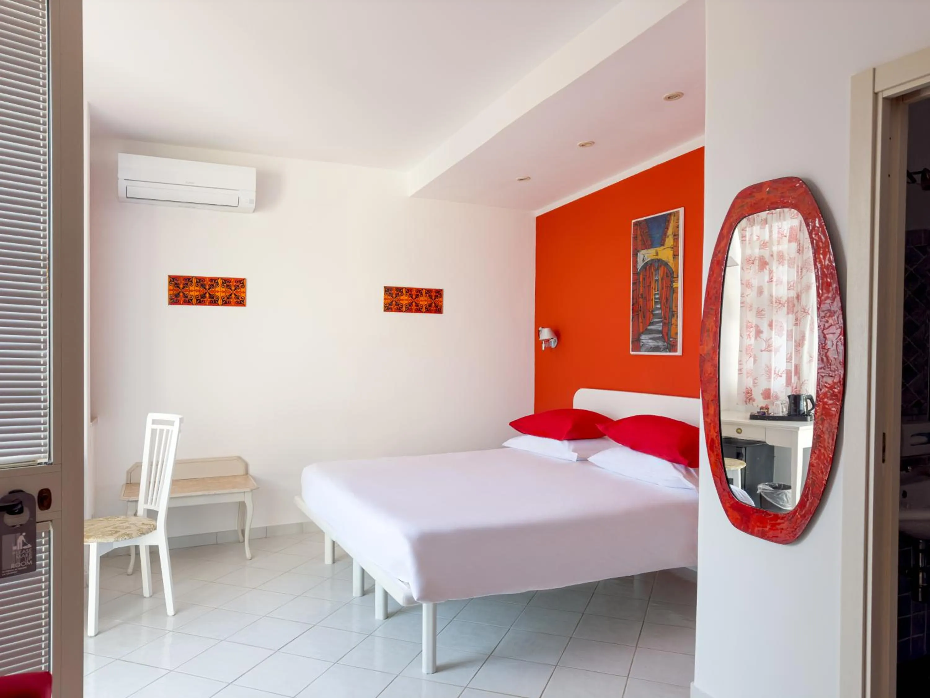 Bedroom, Bed in Hotel Cristina