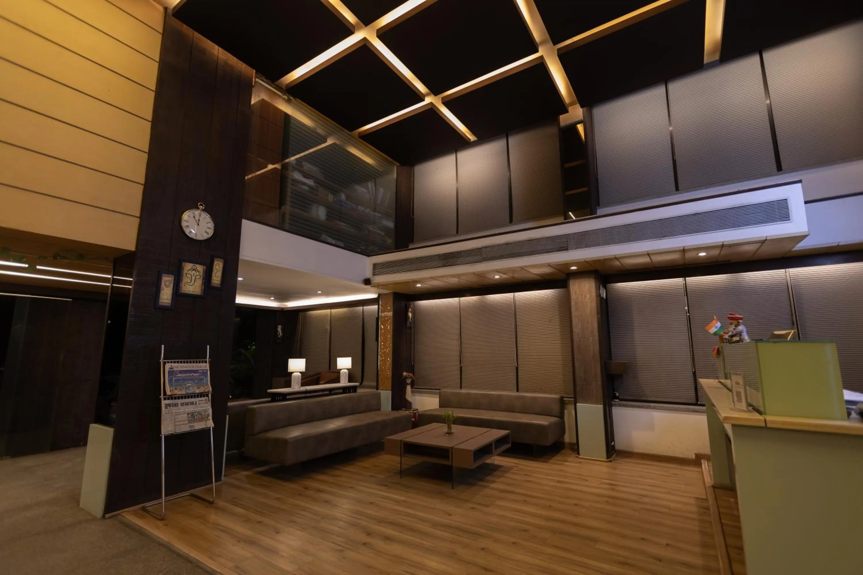 Pride Biznotel Alkapuri Near Vadodara Airport