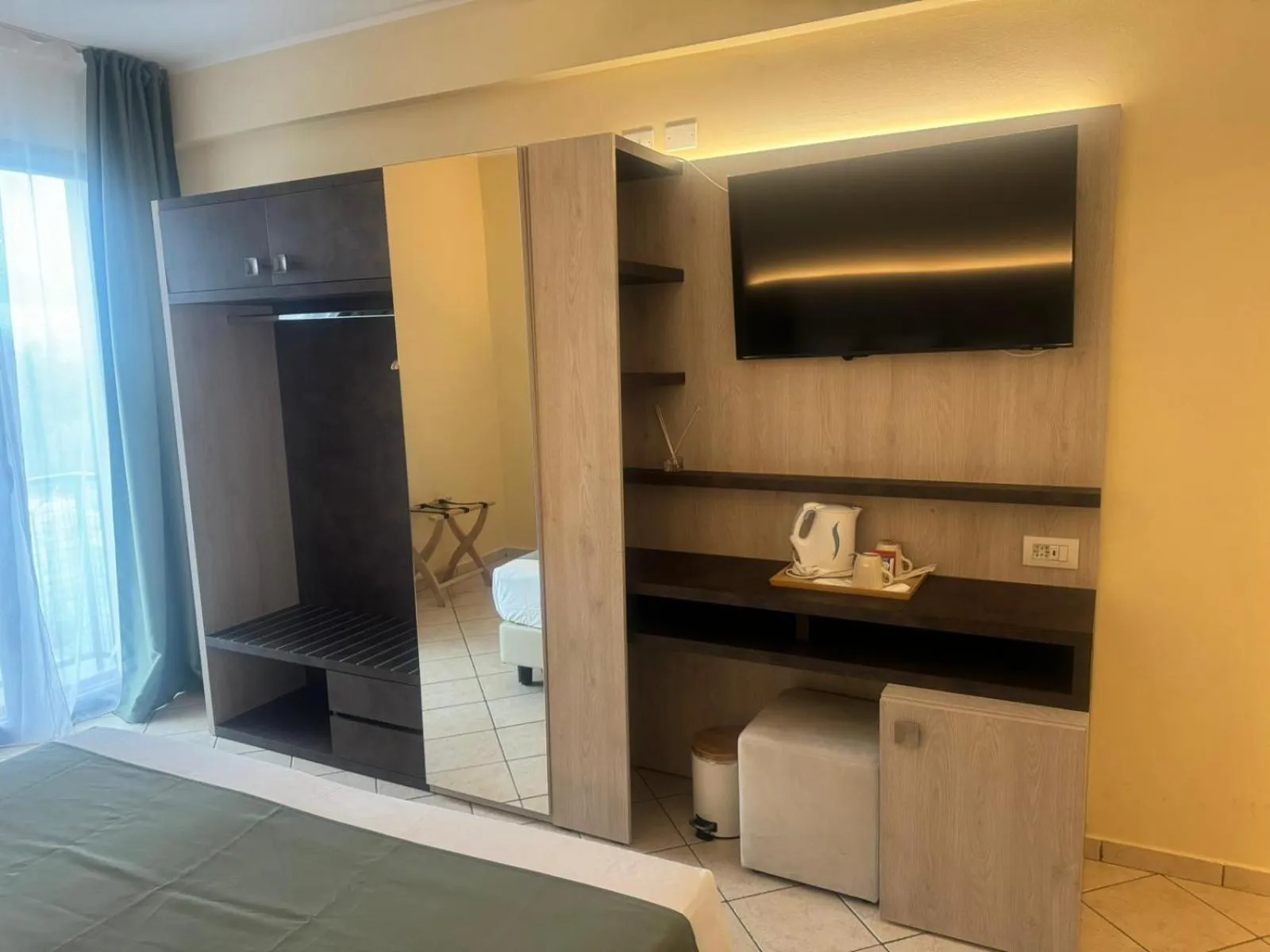 Coffee/tea facilities, Bed in Villa Cesi Resort & Spa