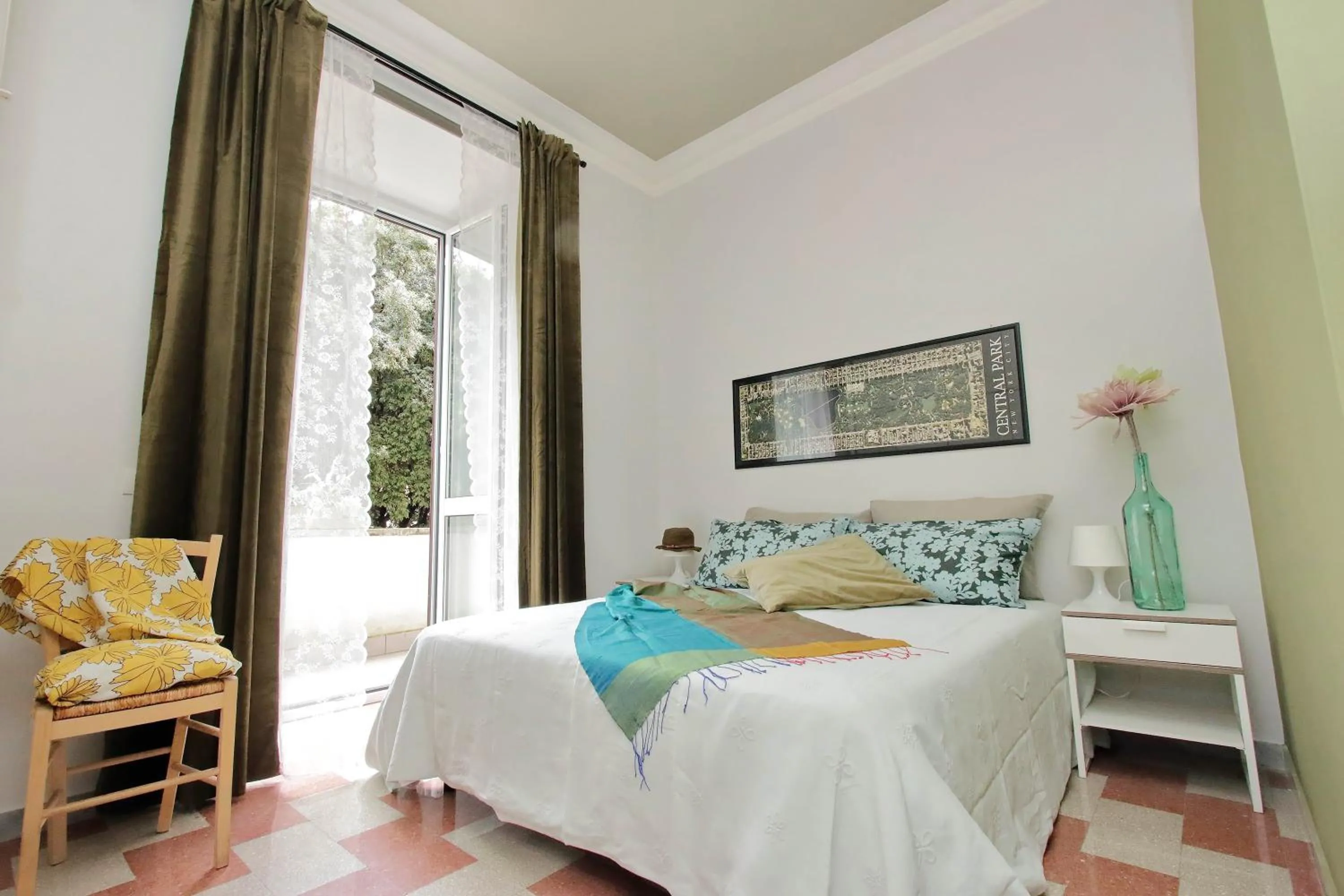 Bed in Montesanto apartment – near the Vatican