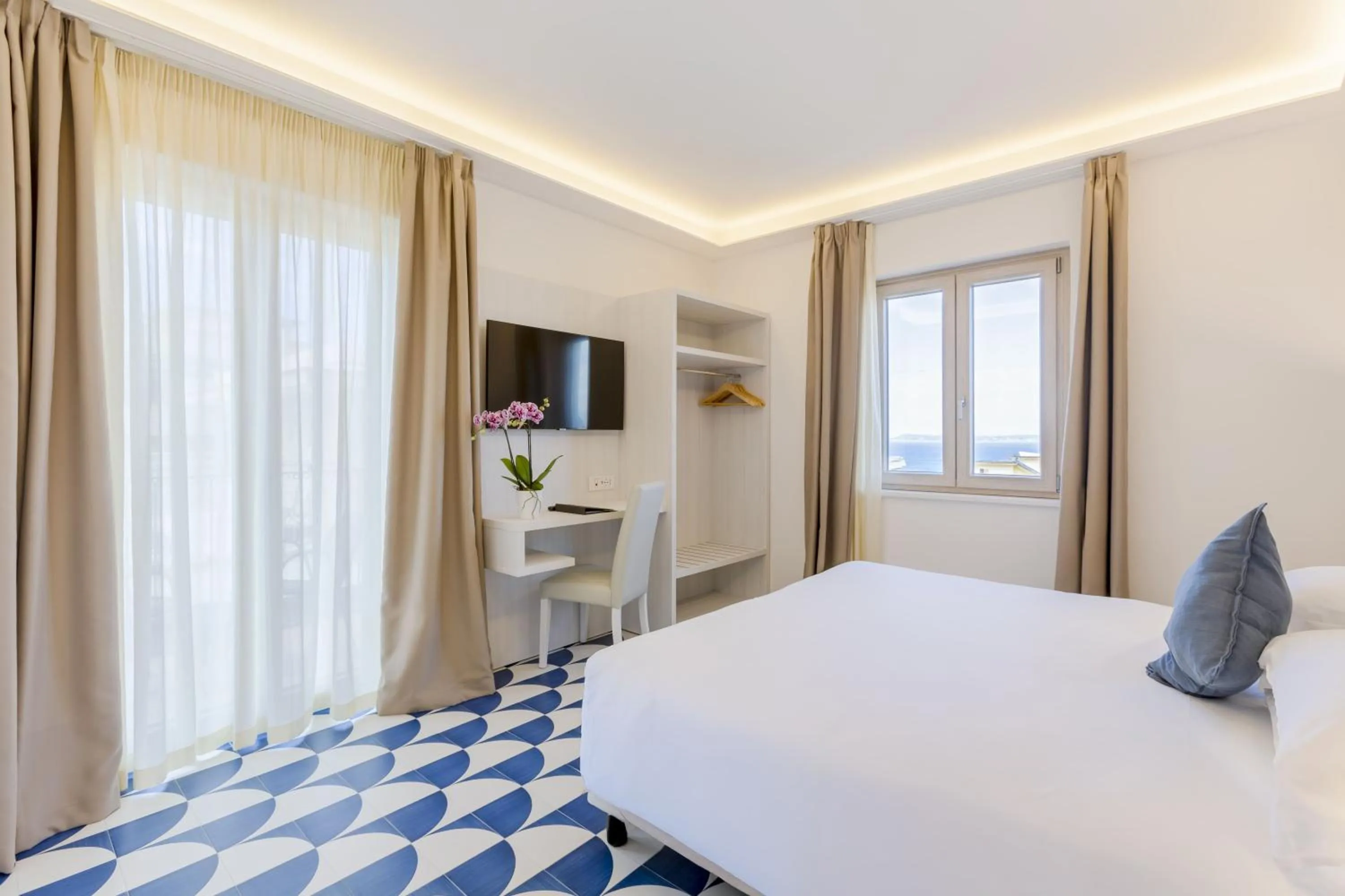 Bedroom, Bed in Hotel Central Wellness